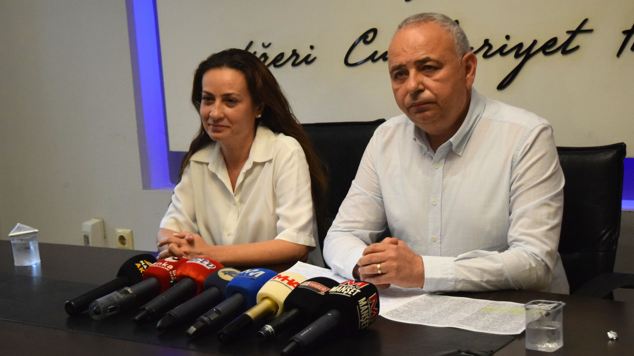 Chp Manisa İl Başkanlığı'ndan Sert Tepki Ferdi Zeyrek’in Emeğine Ve Anısına Leke Sürdürmeyiz! (1)