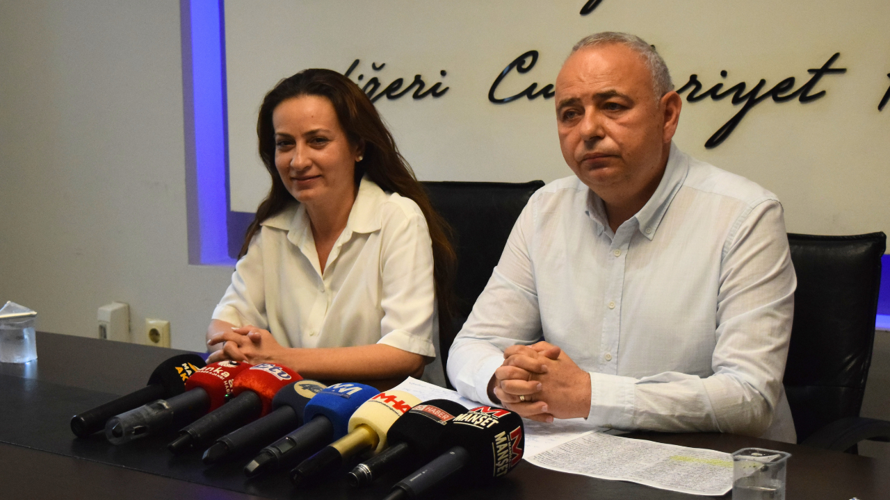 Chp Manisa İl Başkanlığı'ndan Sert Tepki Ferdi Zeyrek’in Emeğine Ve Anısına Leke Sürdürmeyiz!