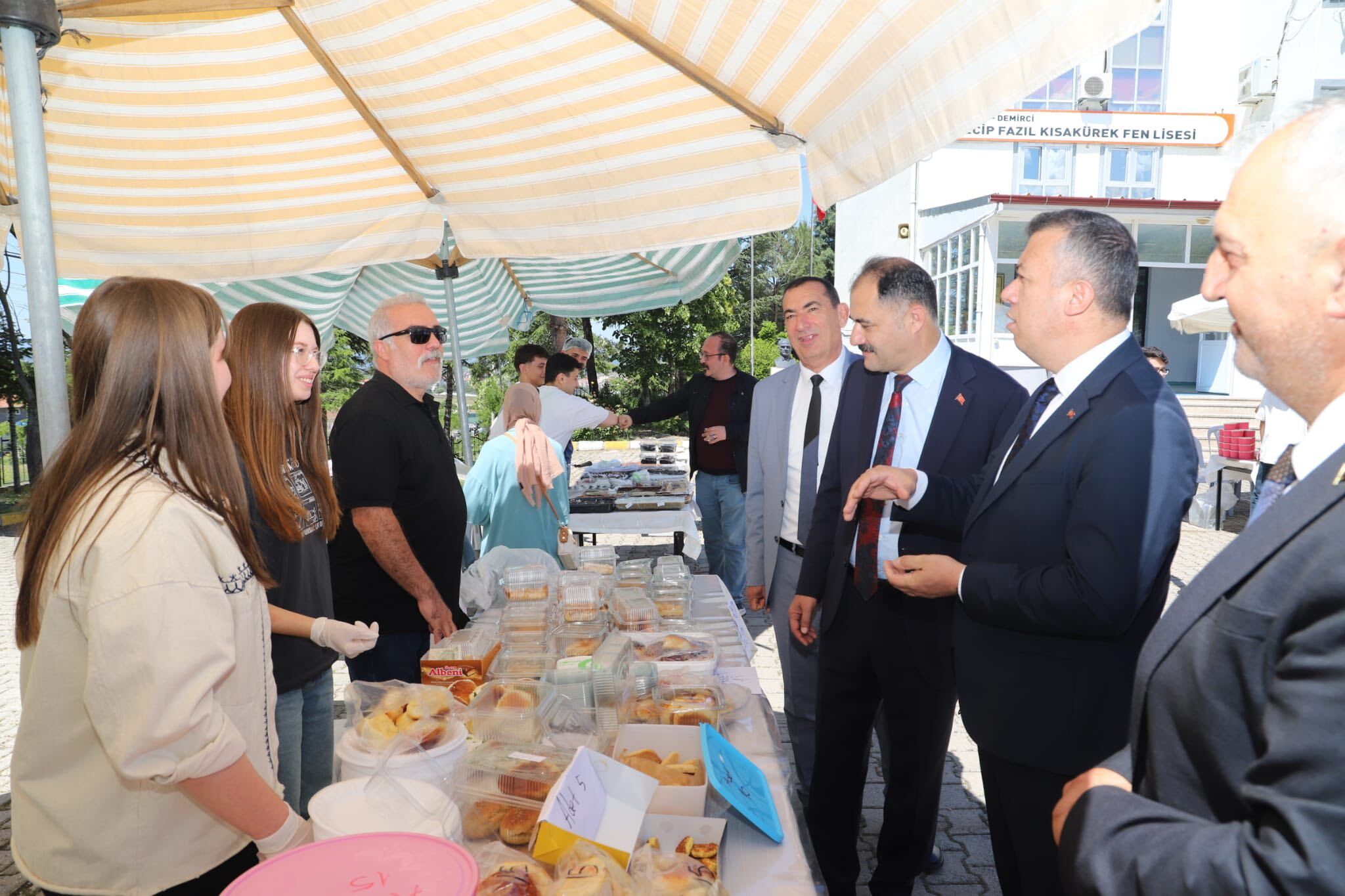 Demirci'de Türkiye Üçüncüsü Öğrenciler Ödüllendirildi (4)