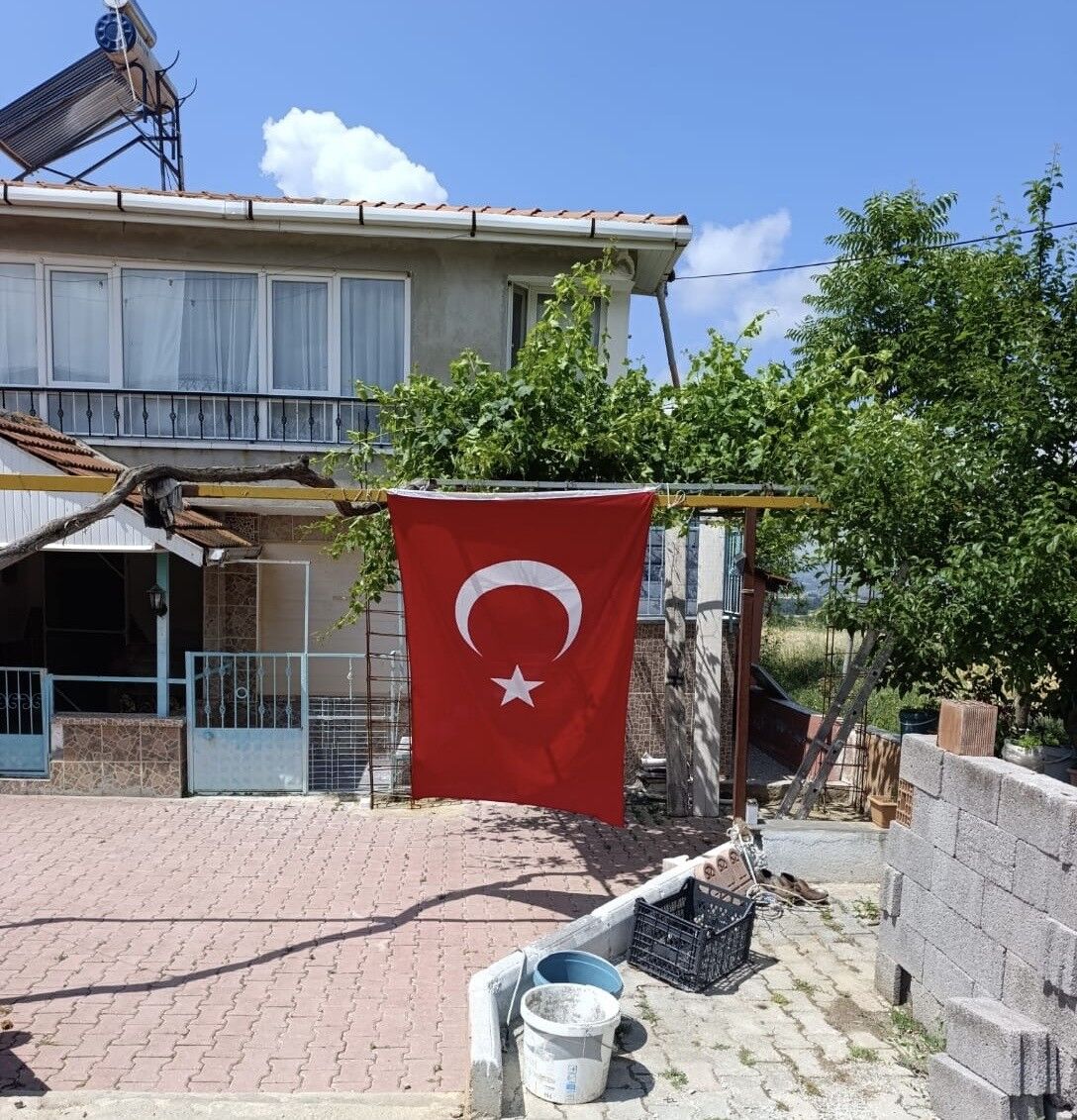 Denizli'de Şehit Evi Türk Bayrakları Ile Donatıldı (2)