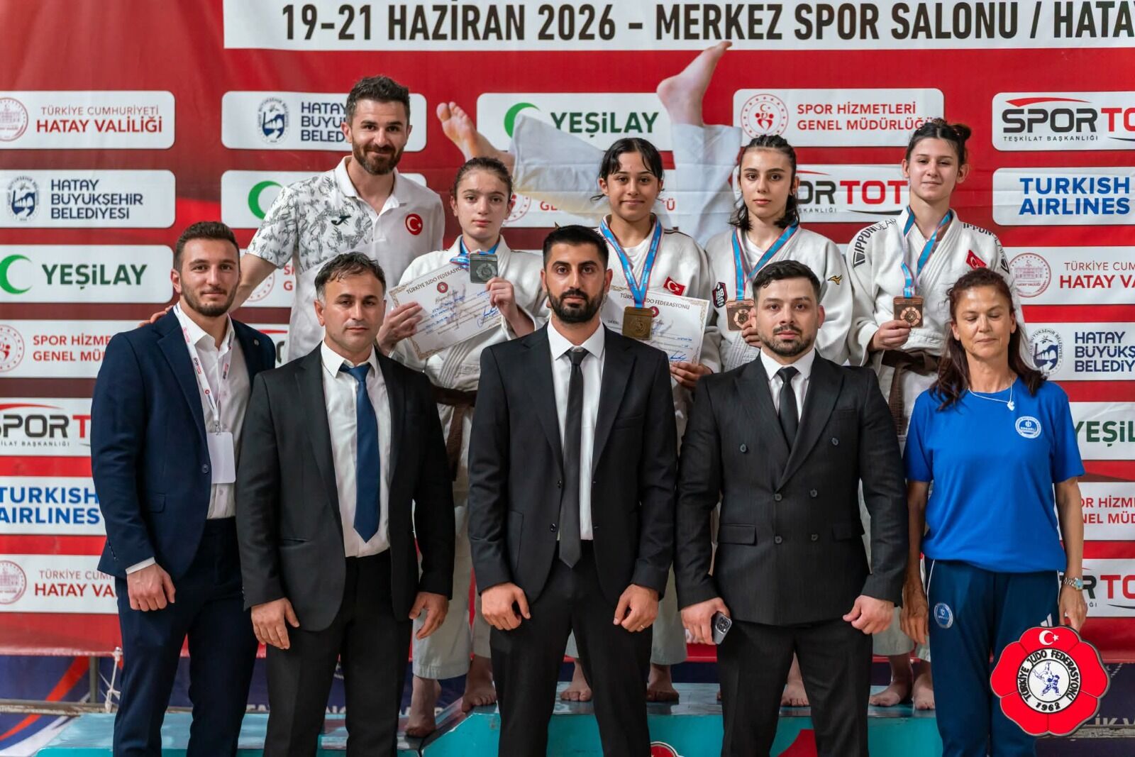 Yunusemre Belediyespor’dan Judo Şov: Madalyalarla Döndüler!