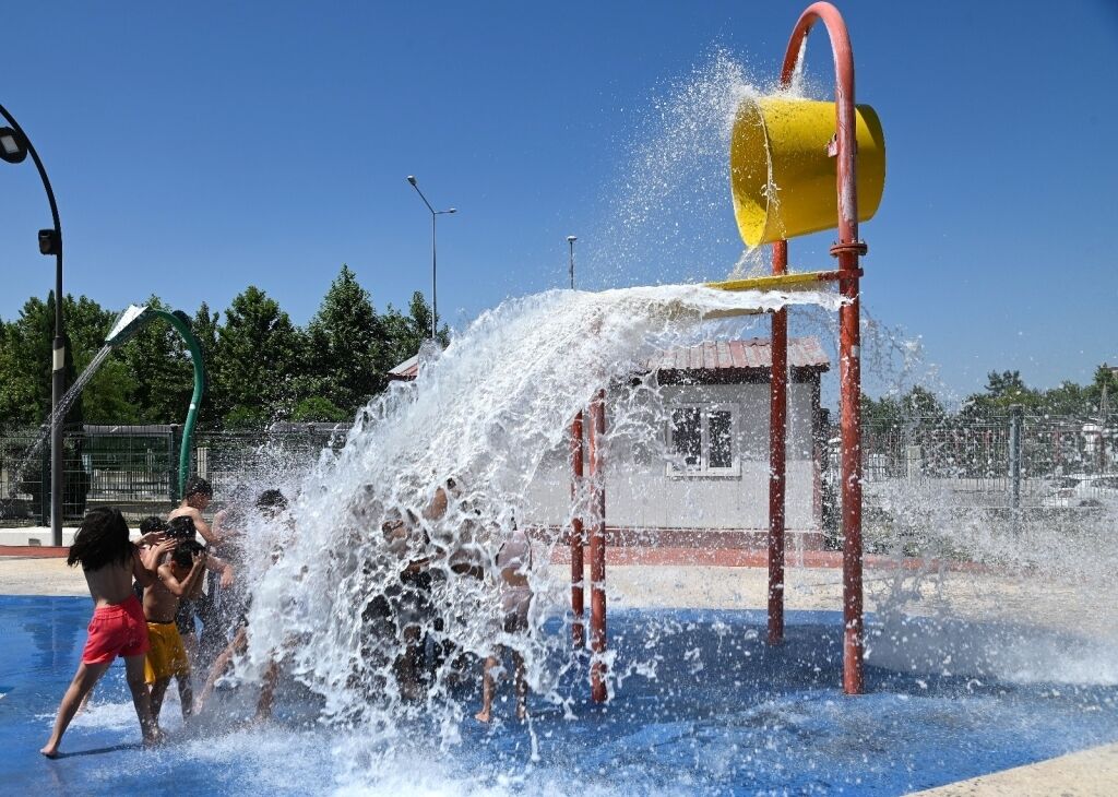 Manisa’da çocuklara yaz müjdesi