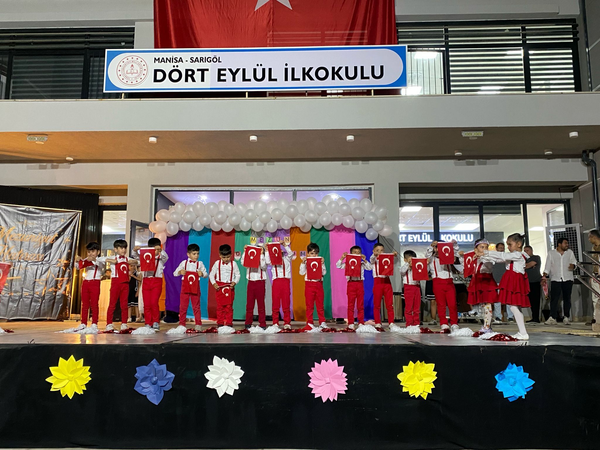 Hem Mezuniyet Coşkusu Hem Duygusal Veda! (3)
