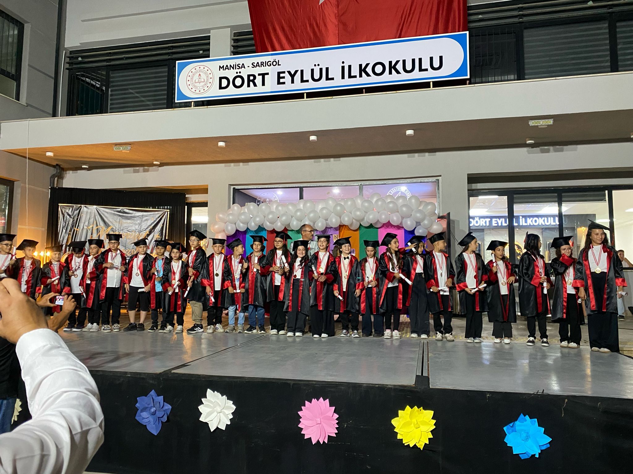 Hem Mezuniyet Coşkusu Hem Duygusal Veda! (5)