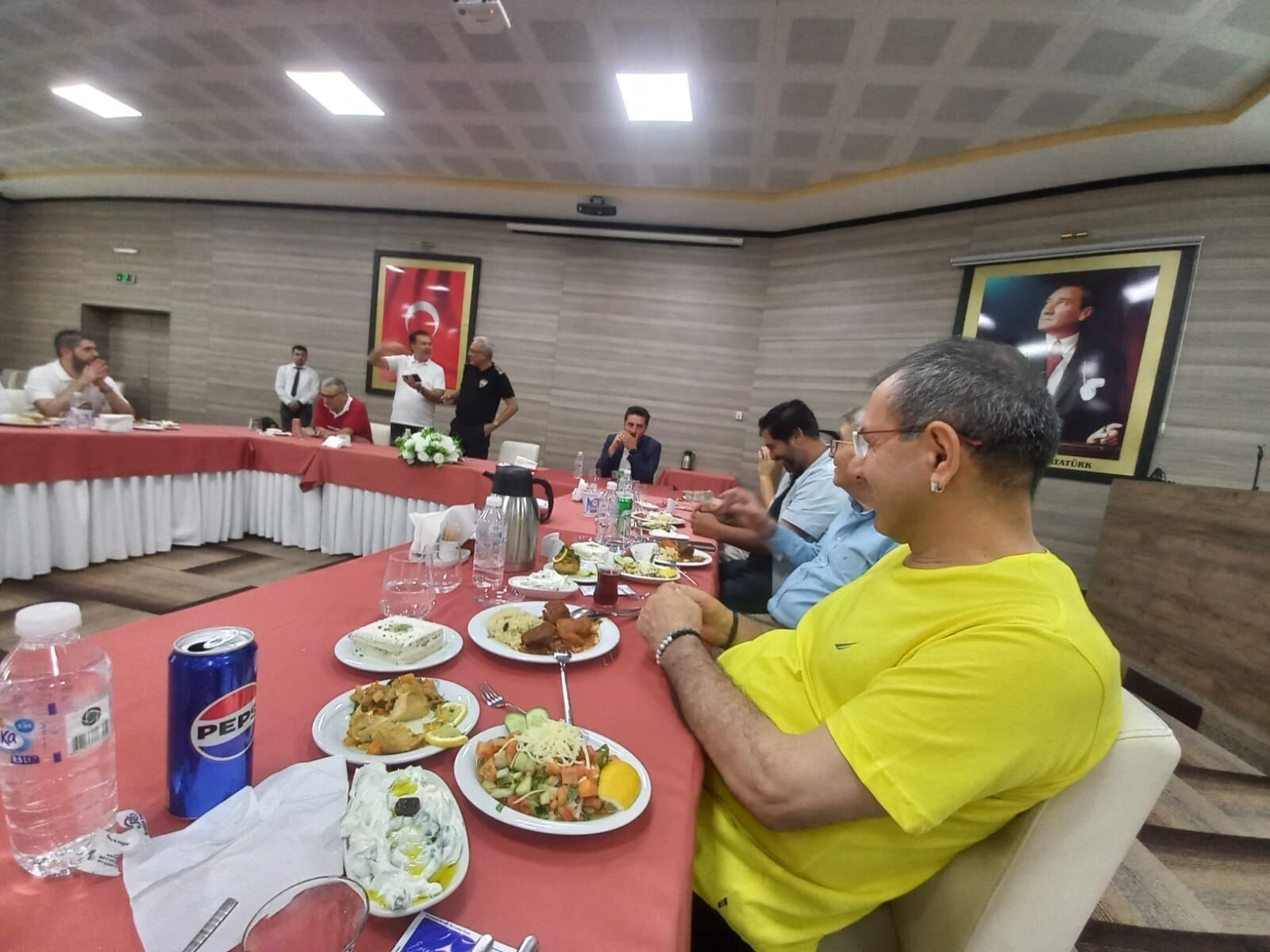 Manisa Emniyet Müdürü Adnan Karayel Manisa Basınıyla Polis Evinde Tanisma Yemeğinde Bukisstu (5)