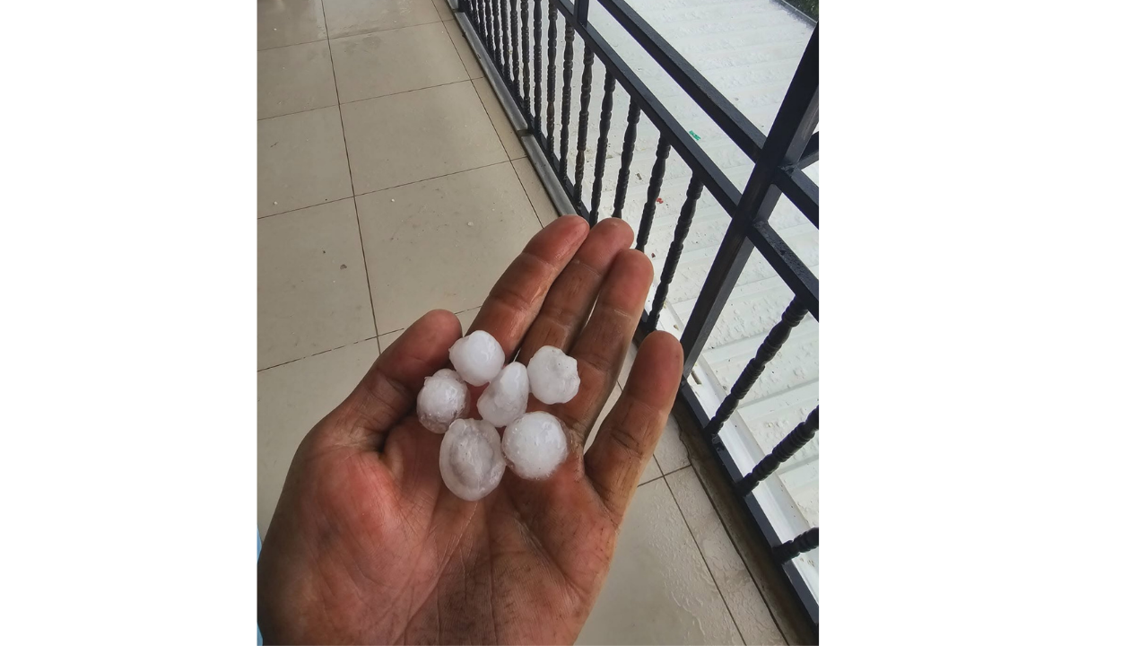 Manisa'da Ceviz Büyüklüğünde Dolu Yağdı! (2)