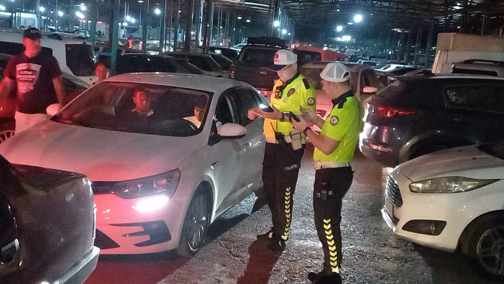 Manisa'da Fatma Turgut Konseri Sonrası Sıkı Trafik Denetimi (2)