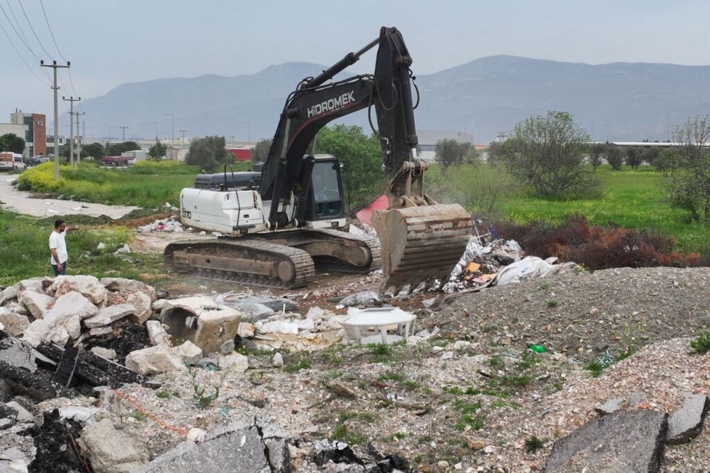 Manisa’da Kaçak Moloz Döken Kuruma Ceza (2)