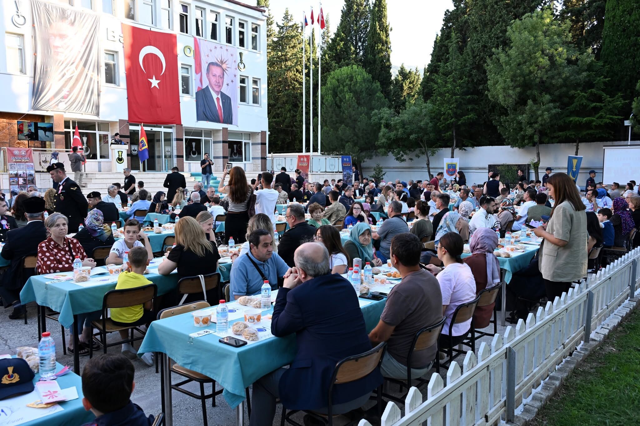 Manisa'da Rektör Kibar Şehit Ve Gazi Aileleriyle Buluştu (1)