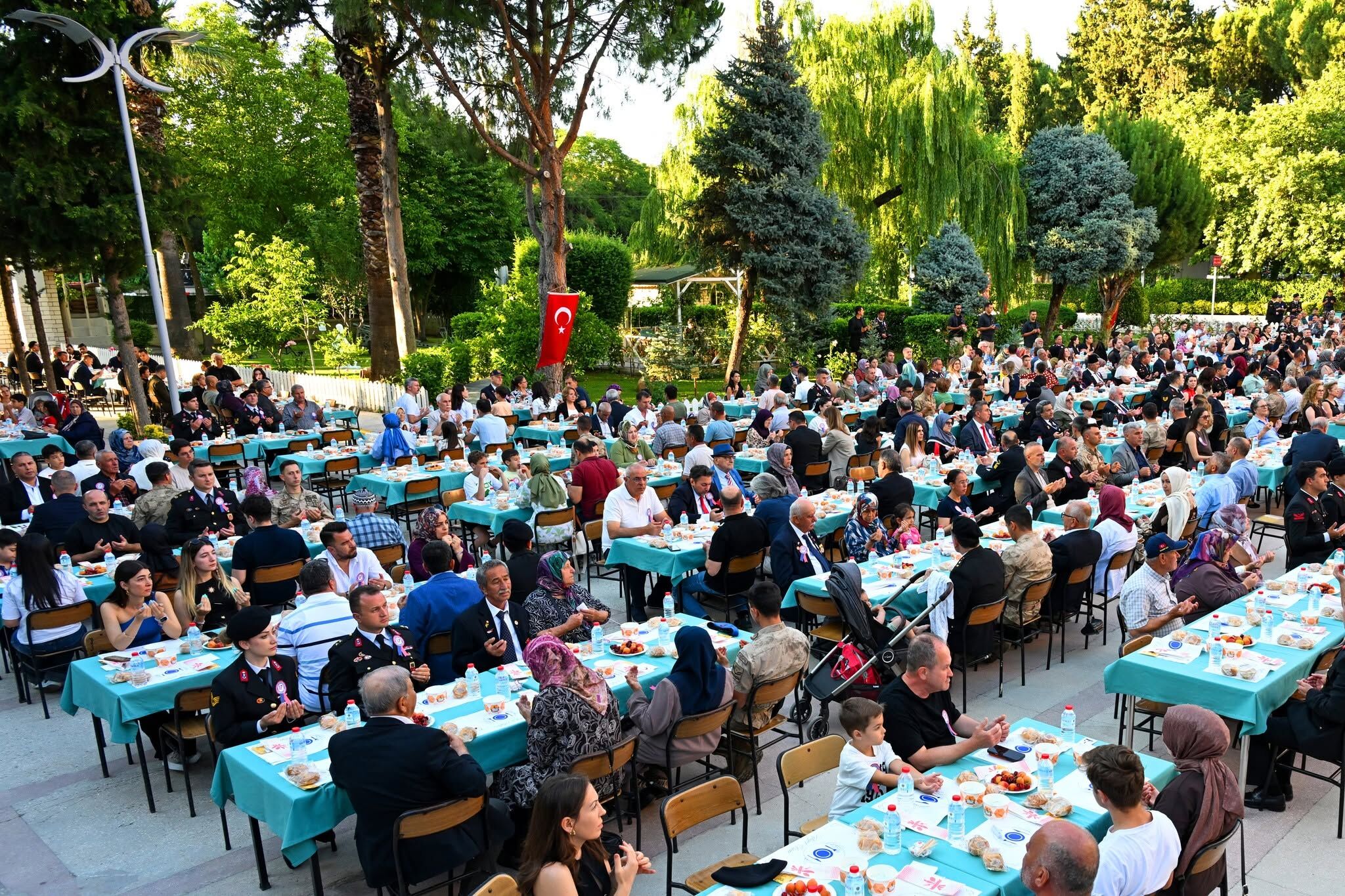 Manisa'da Rektör Kibar Şehit Ve Gazi Aileleriyle Buluştu (3)