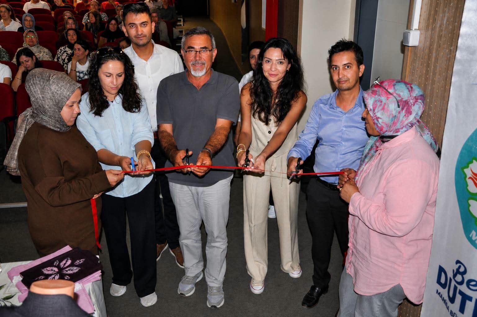 Manisa'da Yıl Sonu Sergisine Yoğun Ilgi! (6)