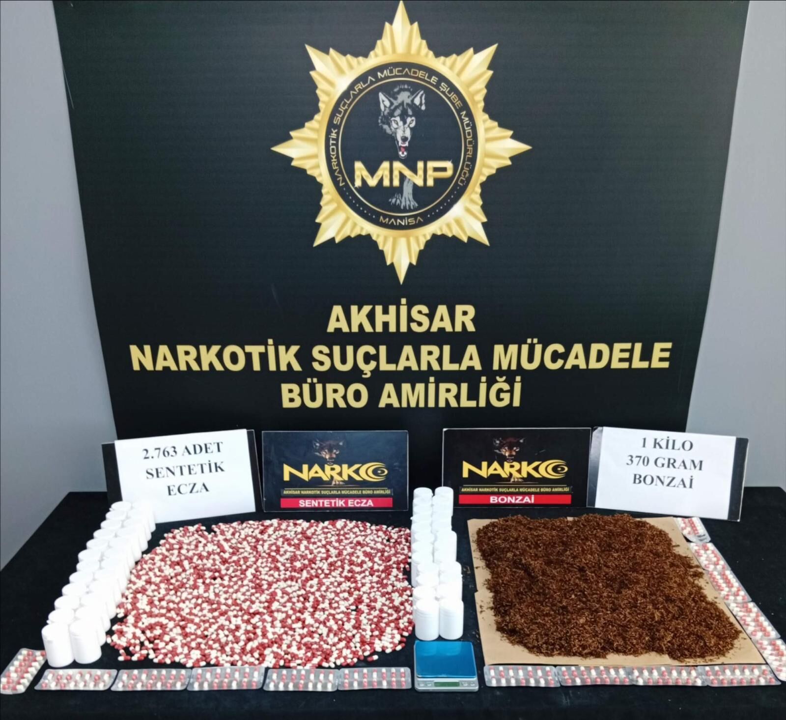 Manisa'da Zehir Tacirlerine Darbe 21 Tutuklama! (3)
