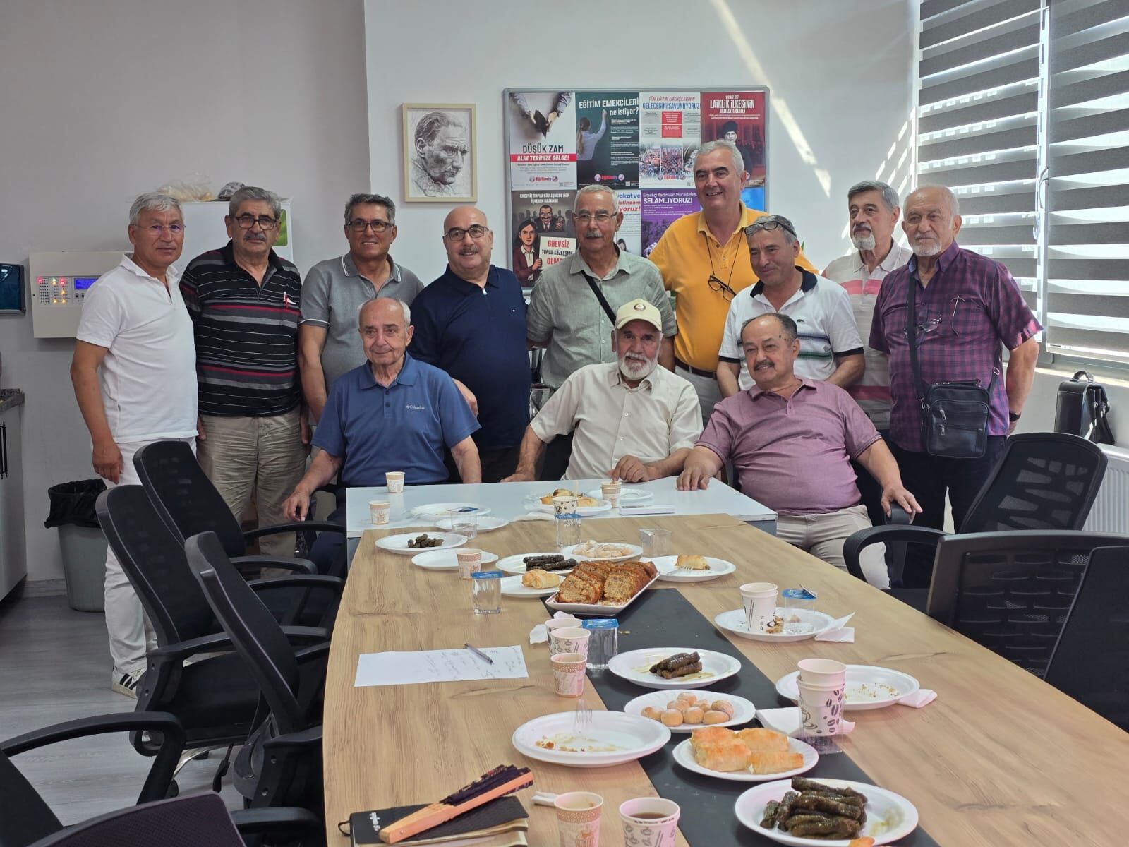 Sarıgöl'ün Eğitim Çınarları Yıllar Sonra Buluştu! (4)