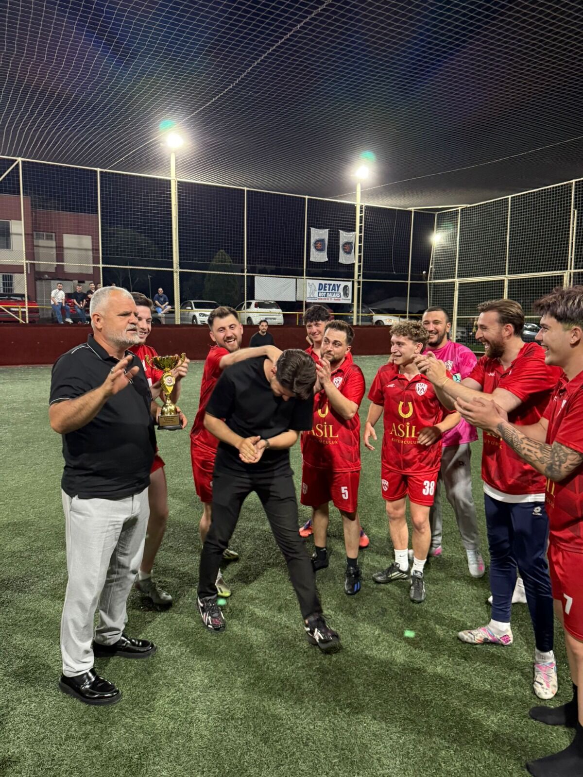 Manisa’da kuyumcular sahaya indi, şampiyon Has FK oldu!-1