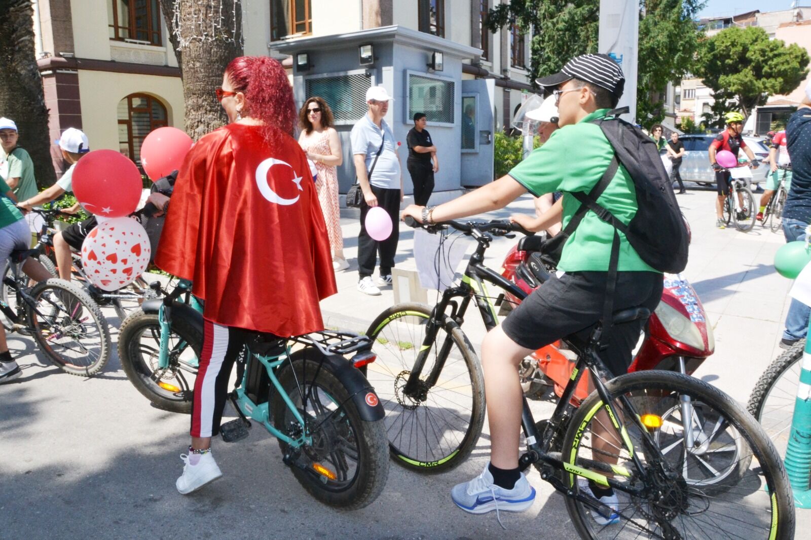 Manisa’da çevre için pedal çevirdiler-1
