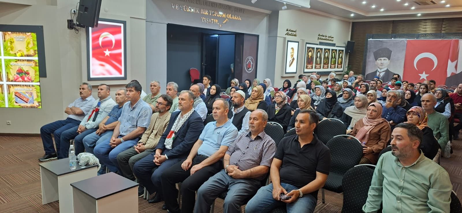 Manisa’da “Sumud İzlenimleri Söyleşisi” yoğun ilgi gördü