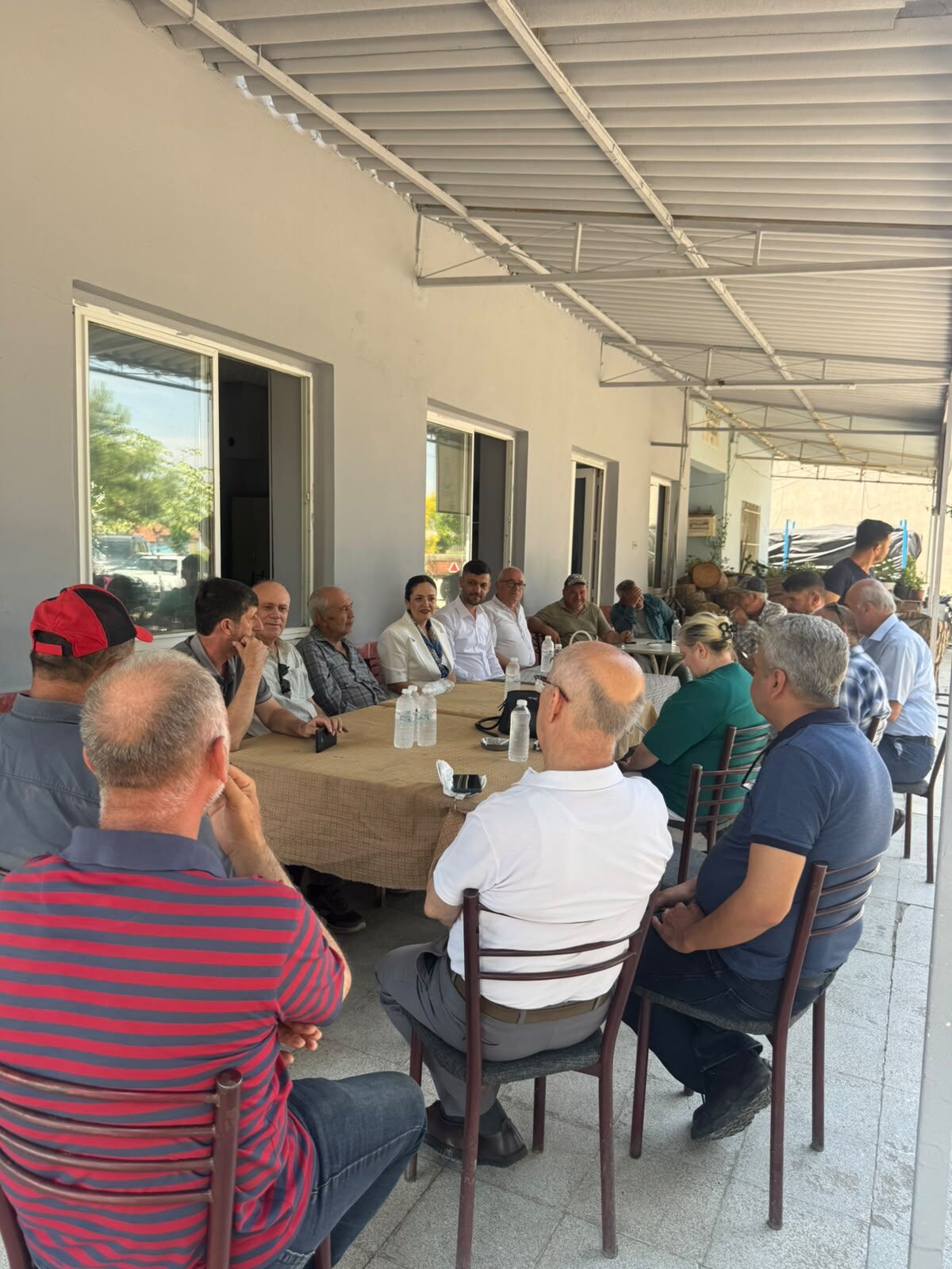 İYİ Parti Manisa Teşkilatından Veziroğlu’nda Çiftçi Ziyareti