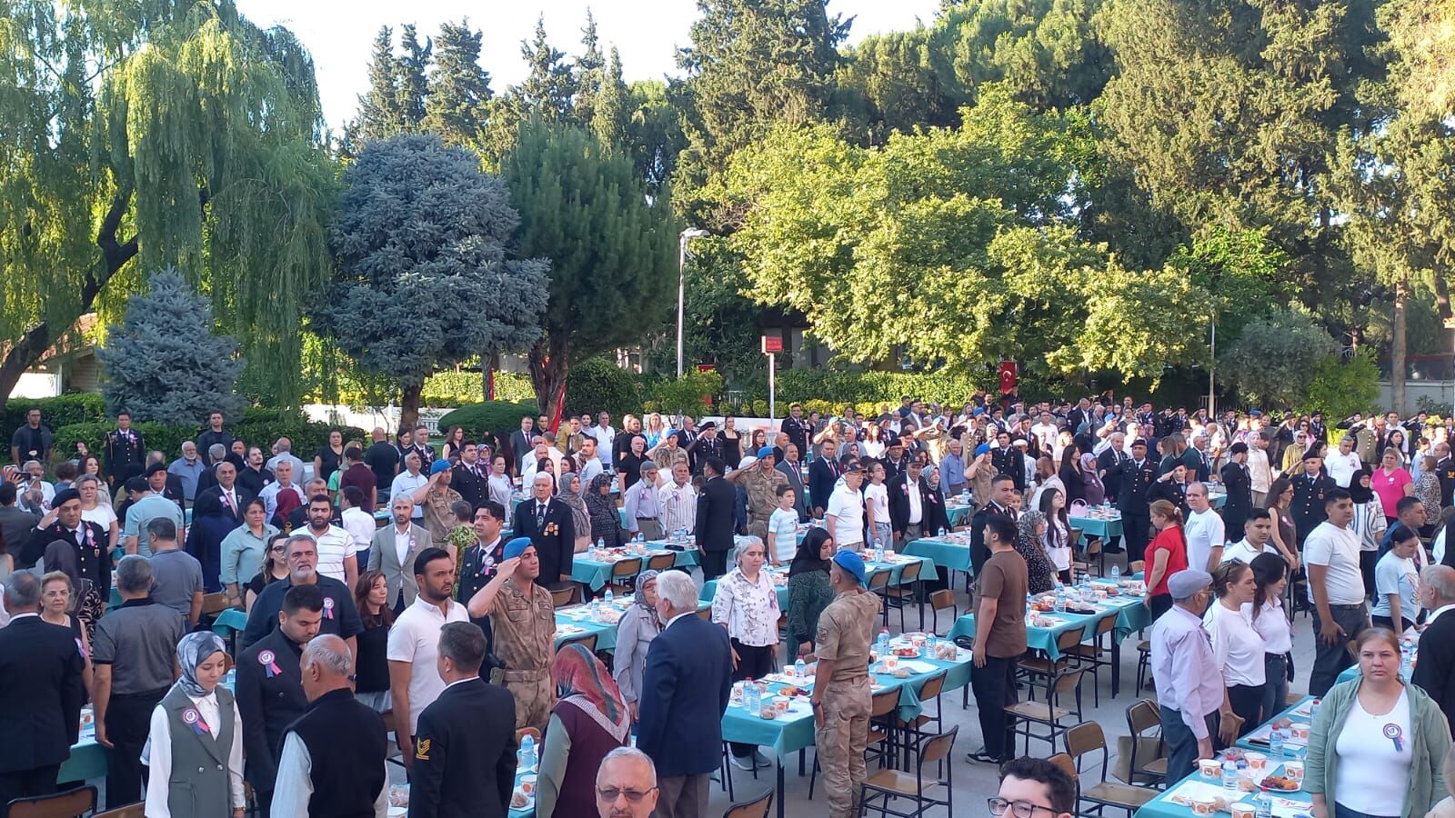 Manisa'da şehit ve gazi aileleri onuruna anlamlı buluşma-2