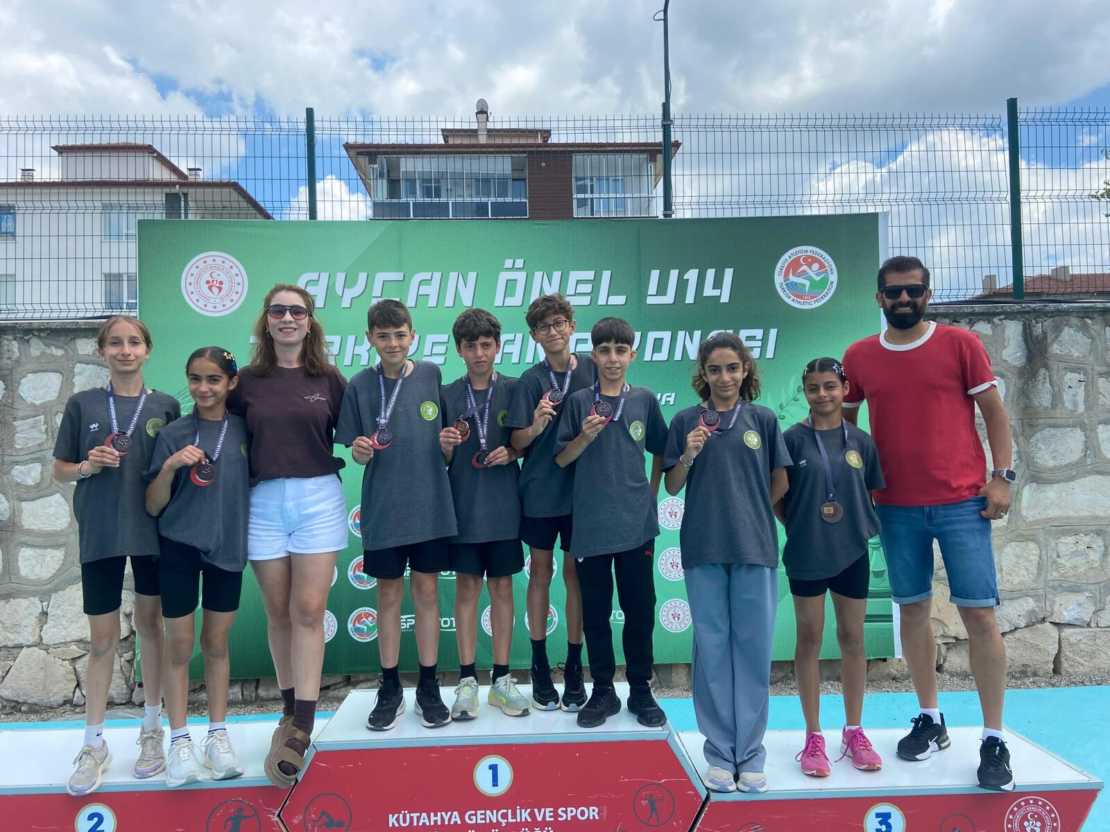 Manisa BBSK Atletizmde Madalyaları Topladı-1