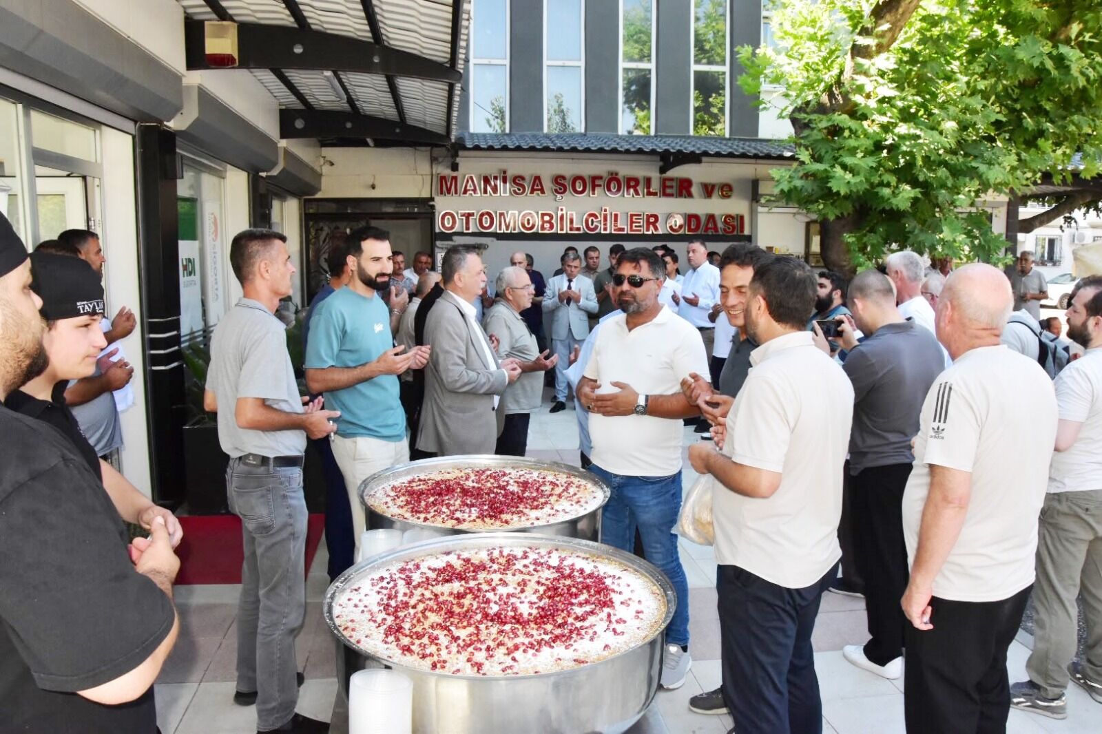 Manisa Protokolü Şoförler Odası'nın Aşure Hayrında Bir Araya Geldi-2