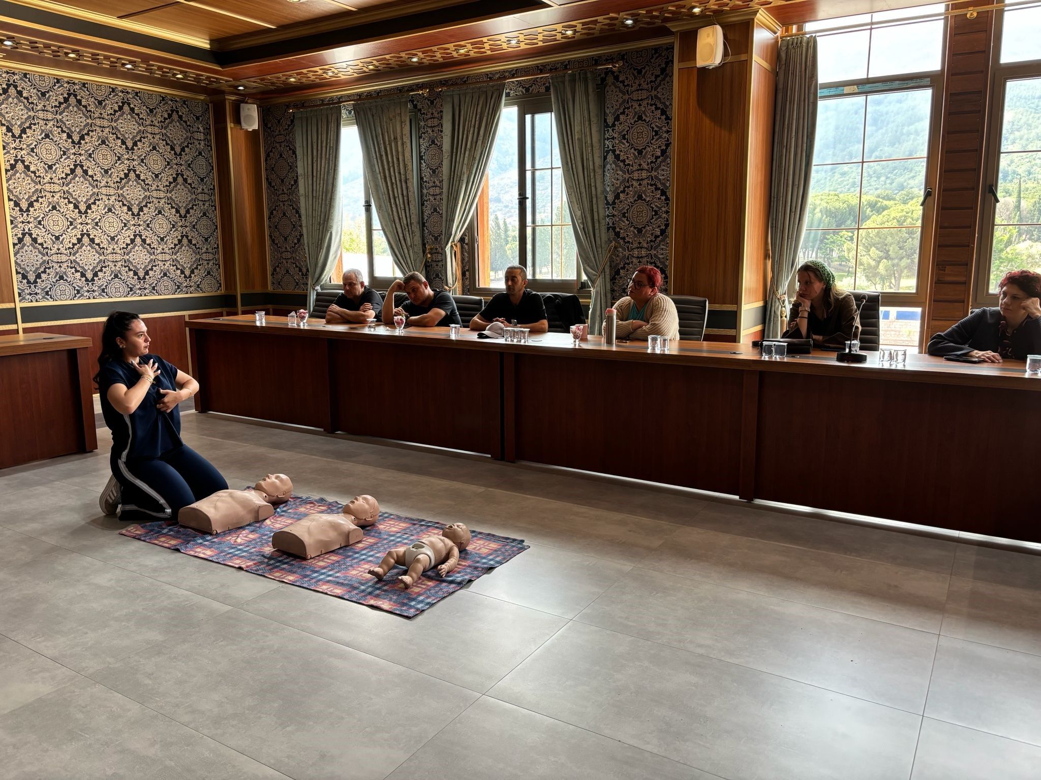 Yunusemre Belediyesi Personeline Yönelik Ilkyardım Eğitimi Düzenlendi (3)