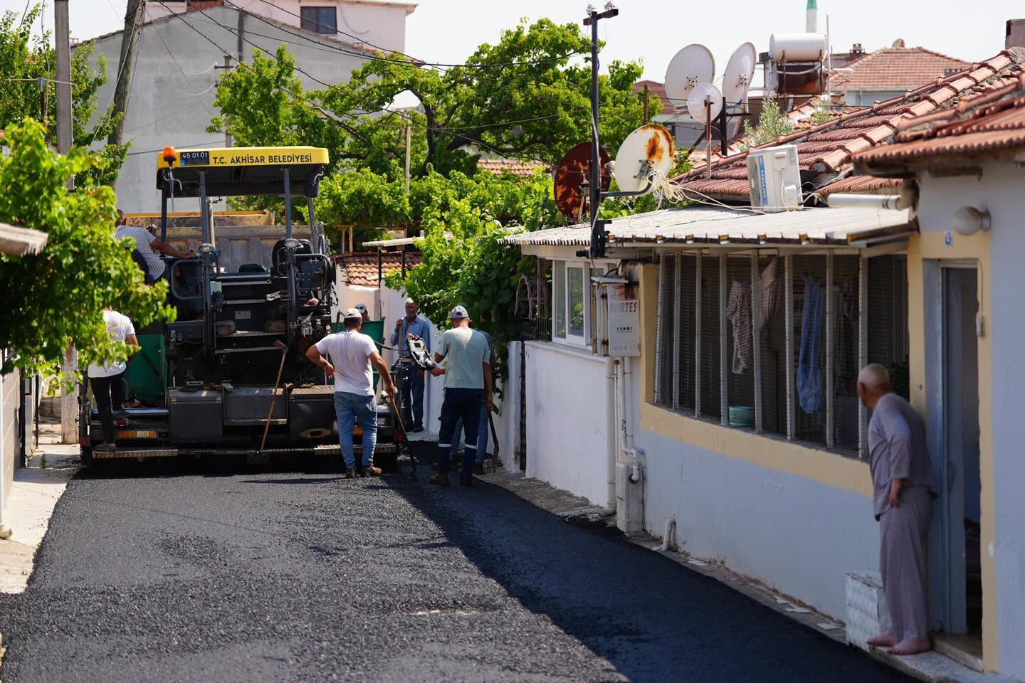 Akhisar’da modern yol çalışmaları devam ediyor-2