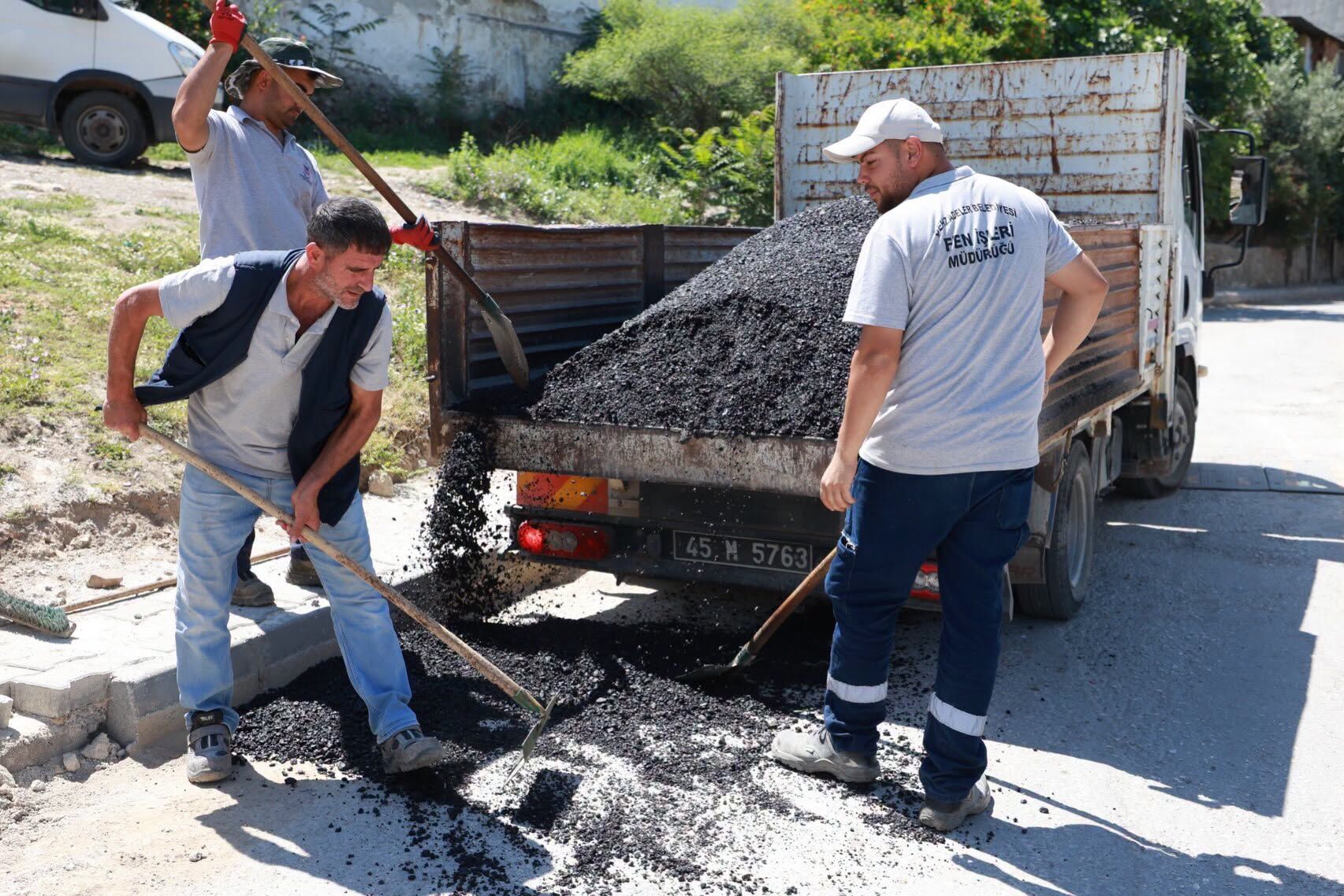 Şehzadeler’de Ulaşım Konforu Artıyor: Fen İşleri’nden Asfalt Seferberliği