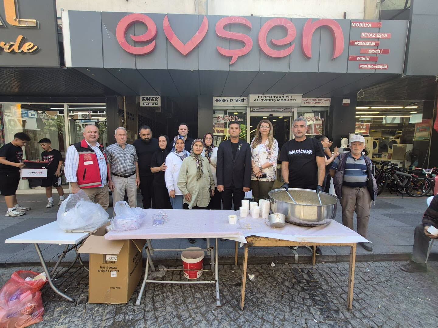 Manisa'da Şehit Fikret Mangura Adına Aşure Hayrı Düzenlendi-1