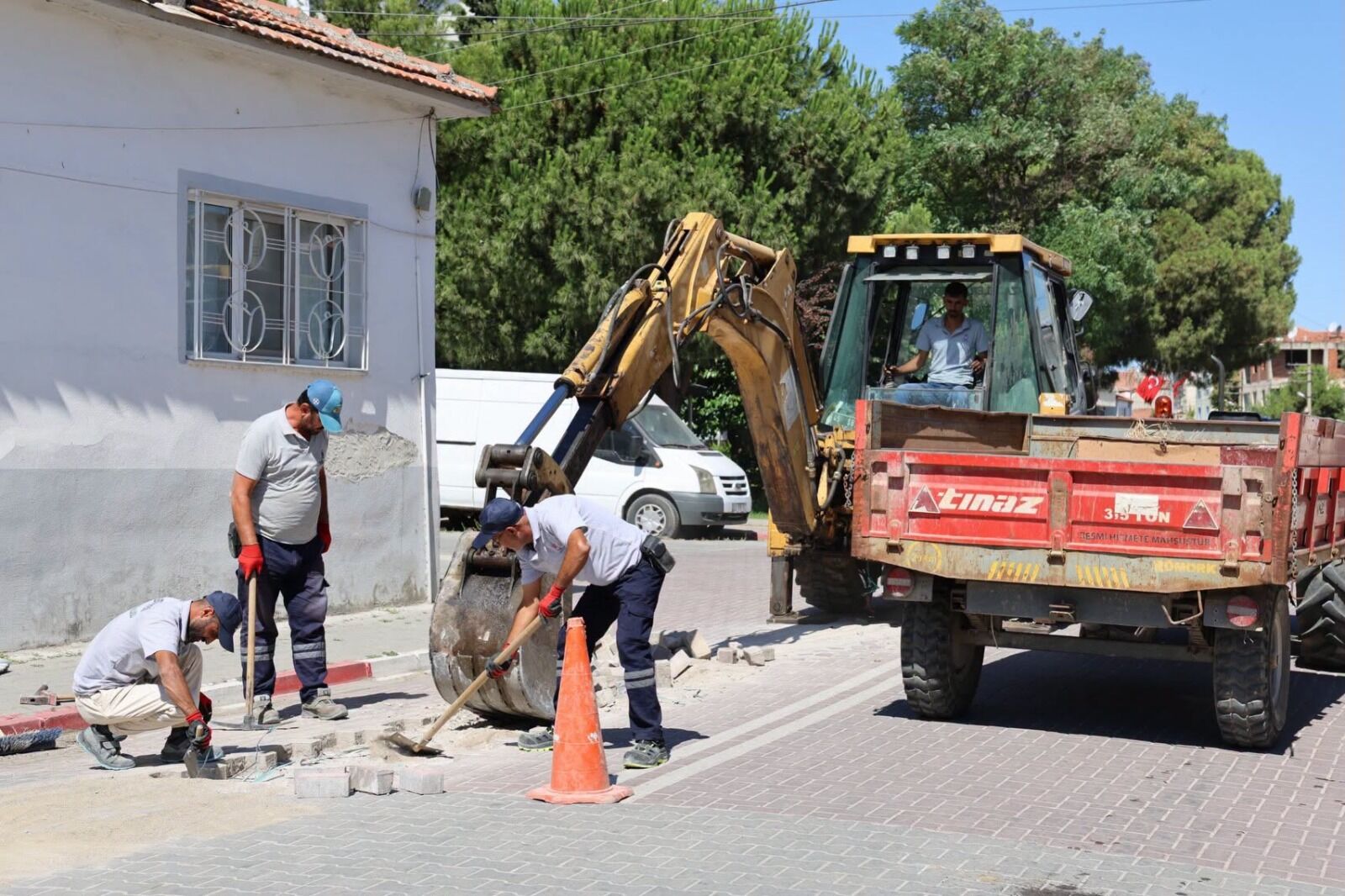 Şehzadeler’de Yol ve Kaldırımlar Yenileniyor-1