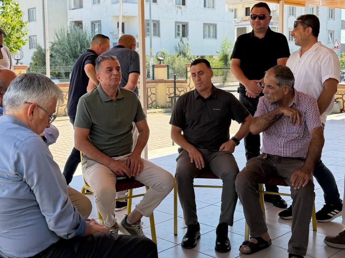 Başkan Hakan Şimşek, Mahalle Muhtarlarıyla Bir Araya Geldi