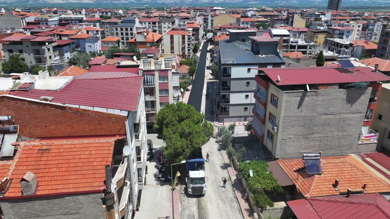 Manisa Büyükşehir'den Alaşehir'e Dev Asfalt Atağı: Fatih Caddesi Yenileniyor!-1
