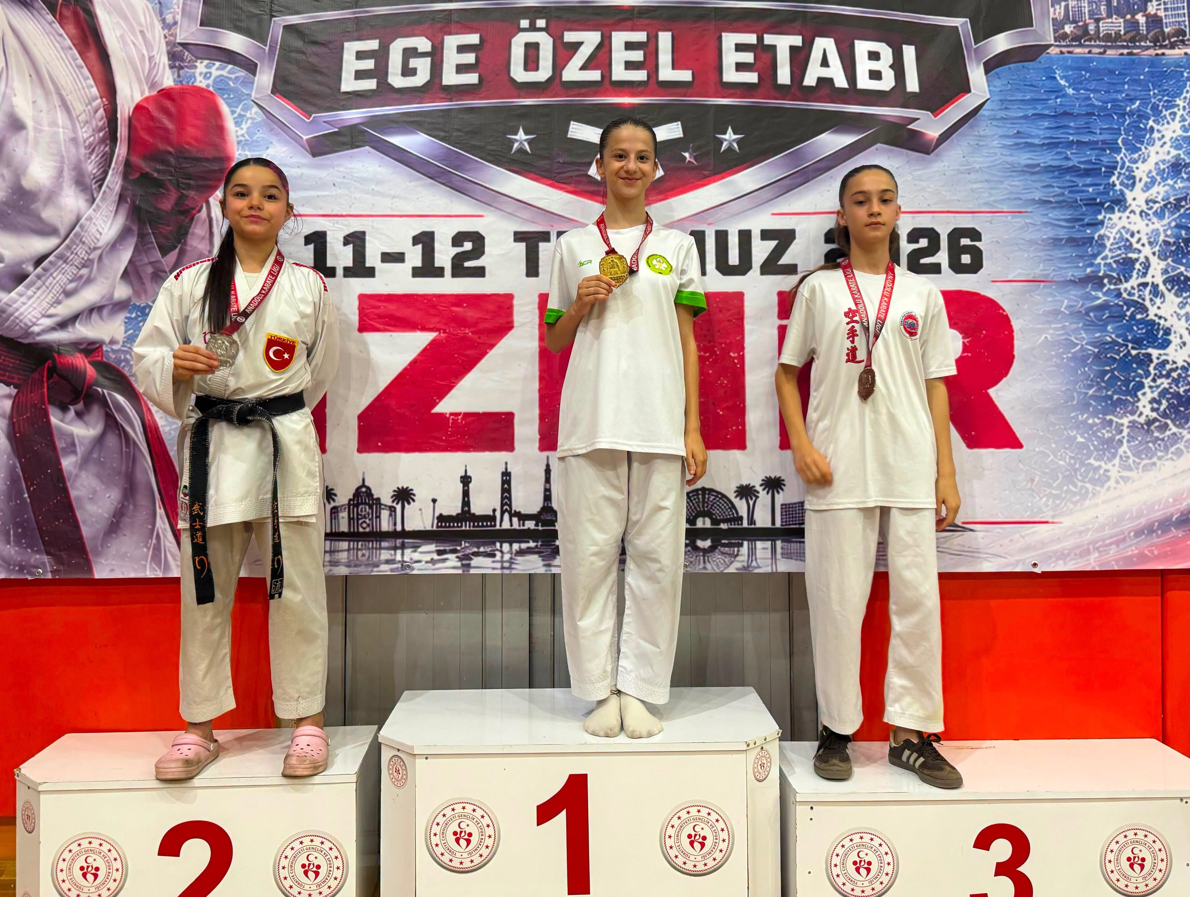 Manisa Büyükşehir Belediyespor, Anadolu Karate Ligi'nden 14 Madalyayla Döndü!-2
