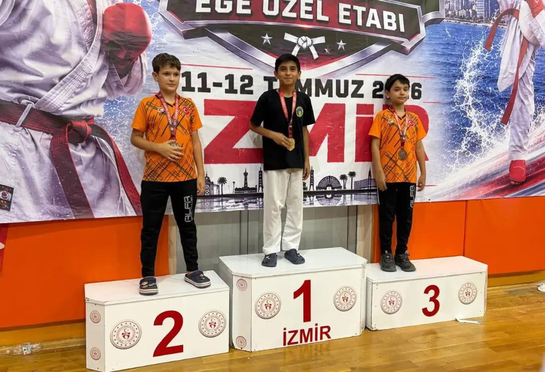 Alaşehirli genç sporcular Ege'de mücadelelere damga vurdu!-.2.2