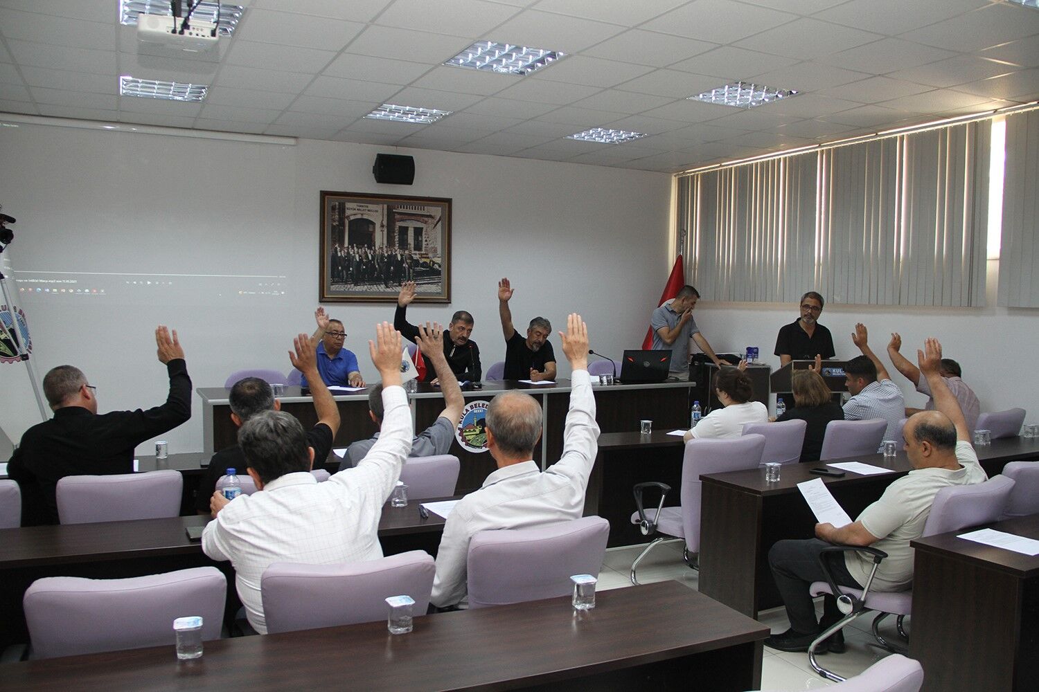 Kula Belediye Meclisi’nde siyasi tablo değişti: CHP çoğunluğu kaybetti