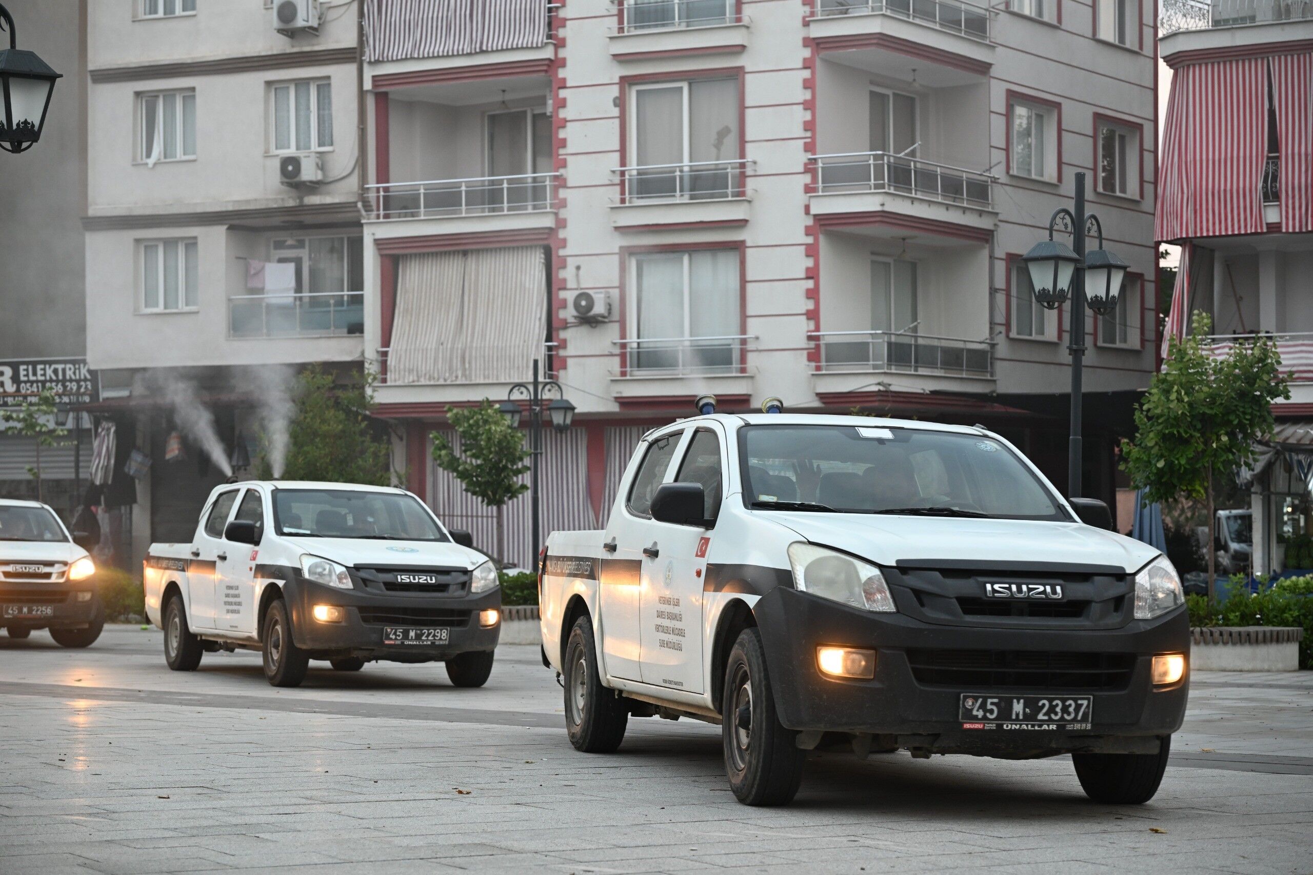Büyükşehir ekipleri Sarıgöl’de sahada: 35 mahalle ilaçlandı-3