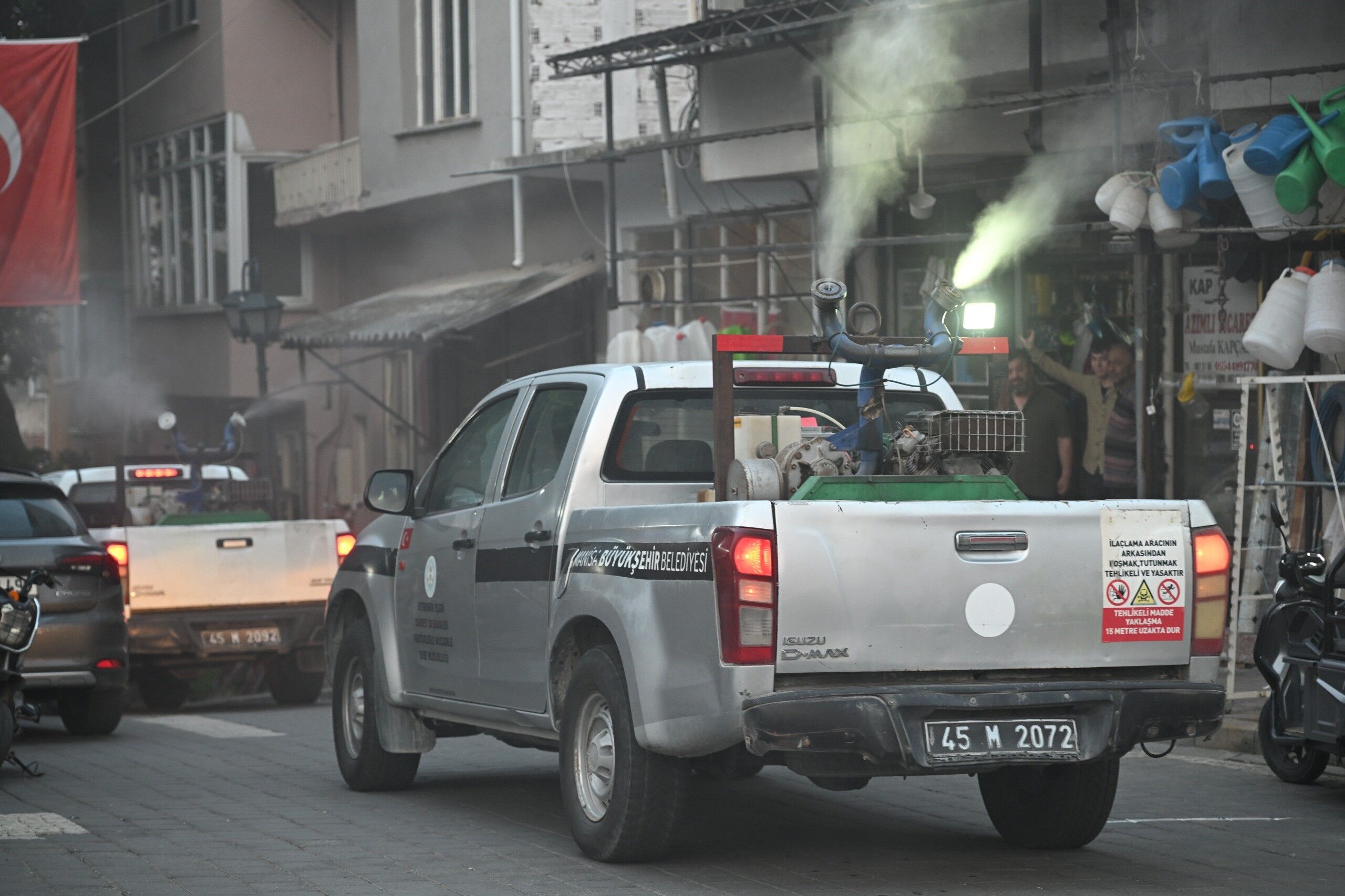 Büyükşehir ekipleri Sarıgöl’de sahada: 35 mahalle ilaçlandı-2