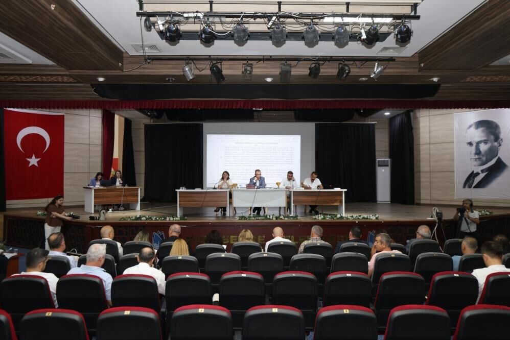 Yunusemre Belediye Meclisi’nden Önemli Kararlar: Parklara Anlamlı İsimler ve Çevre Seferberliği