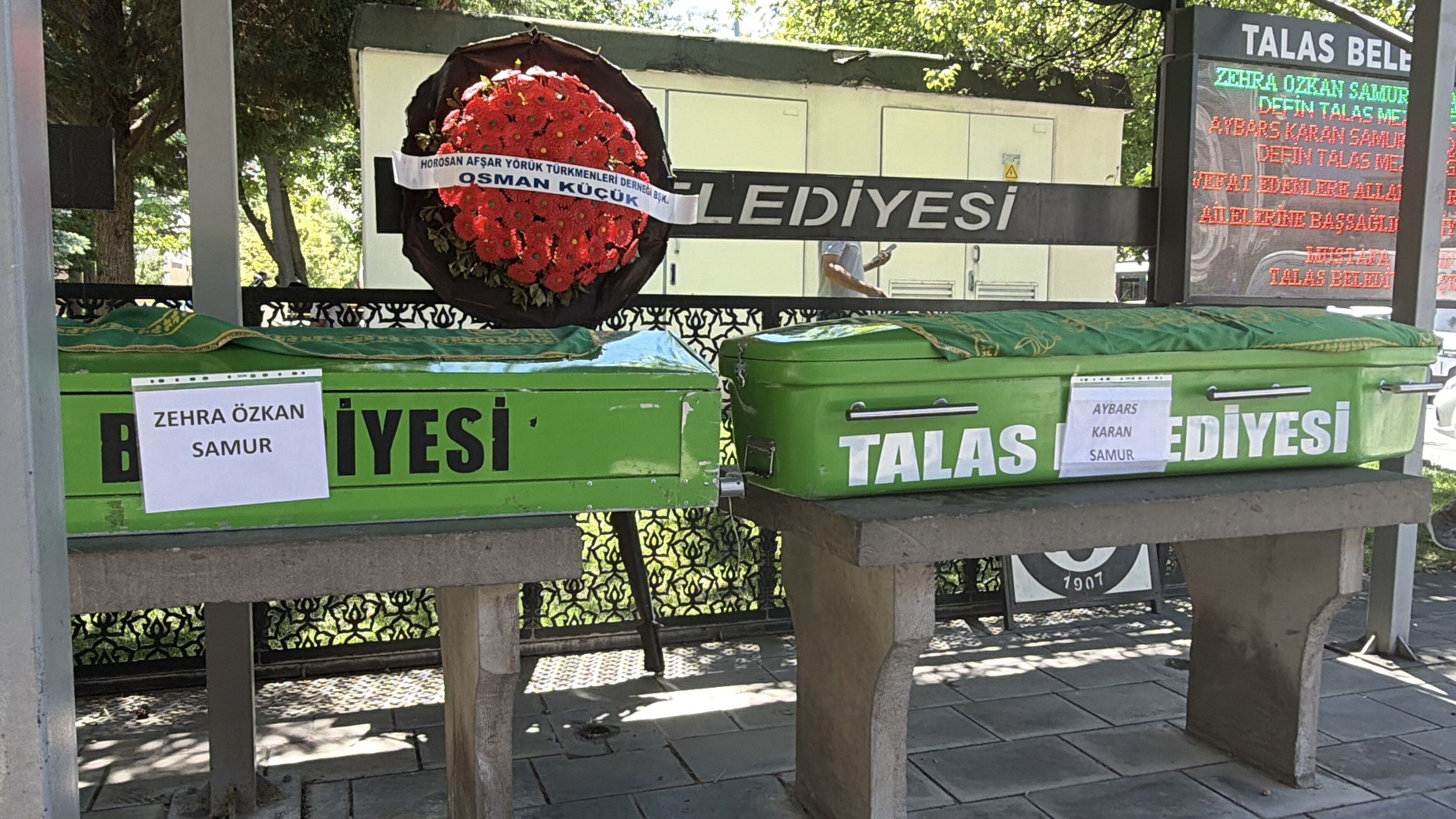 Kazada ağır yaralanan çiftin 8 aylık bebekleri Aybars Kaan Samur ise kaldırıldığı hastanede yapılan müdahalelere rağmen kurtarılamadı.