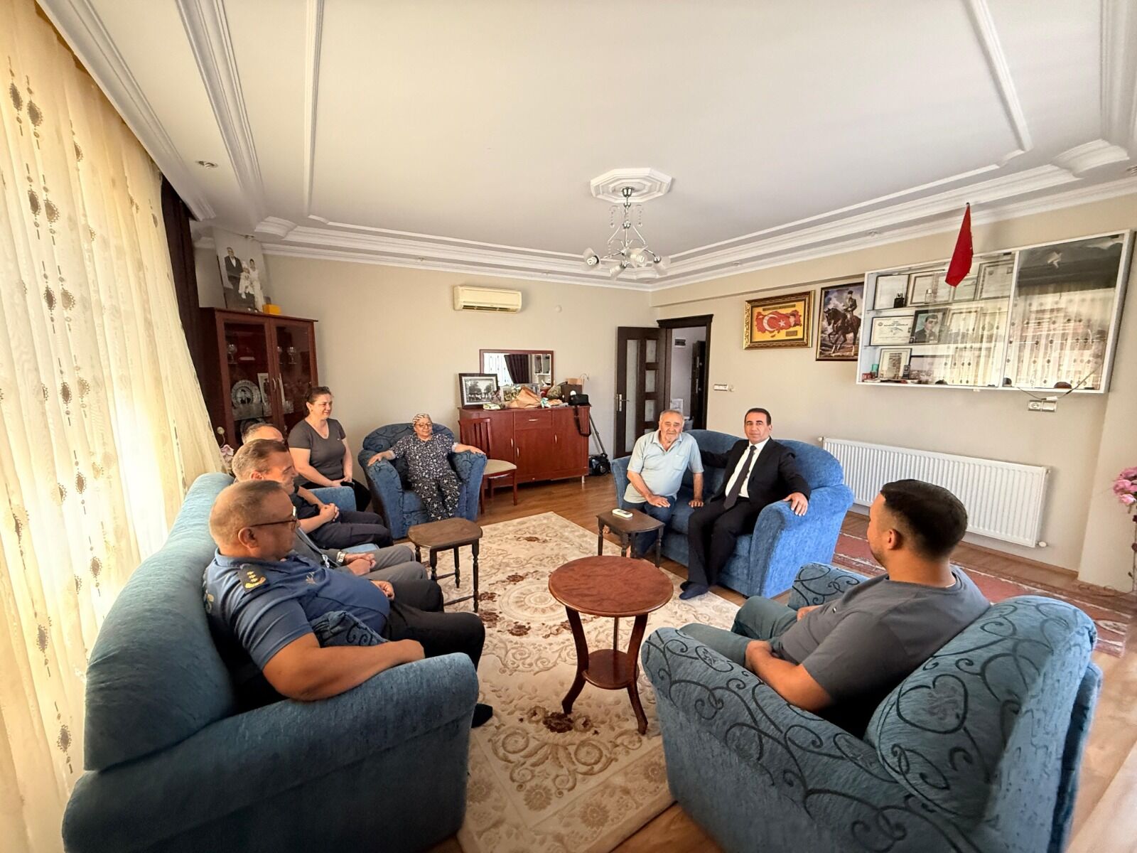 Alaşehir’in yeni Kaymakamı Öter’den şehit ailesine vefa ziyareti-2
