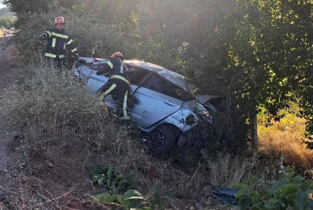 Denizli'de otomobil şarampole devrildi: 1 ölü 1 yaralı