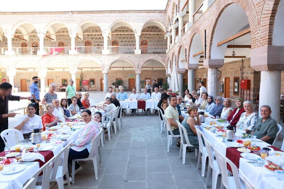 Şehzadeler'de sanatın adresi 'Kurşunlu Han' olacak
