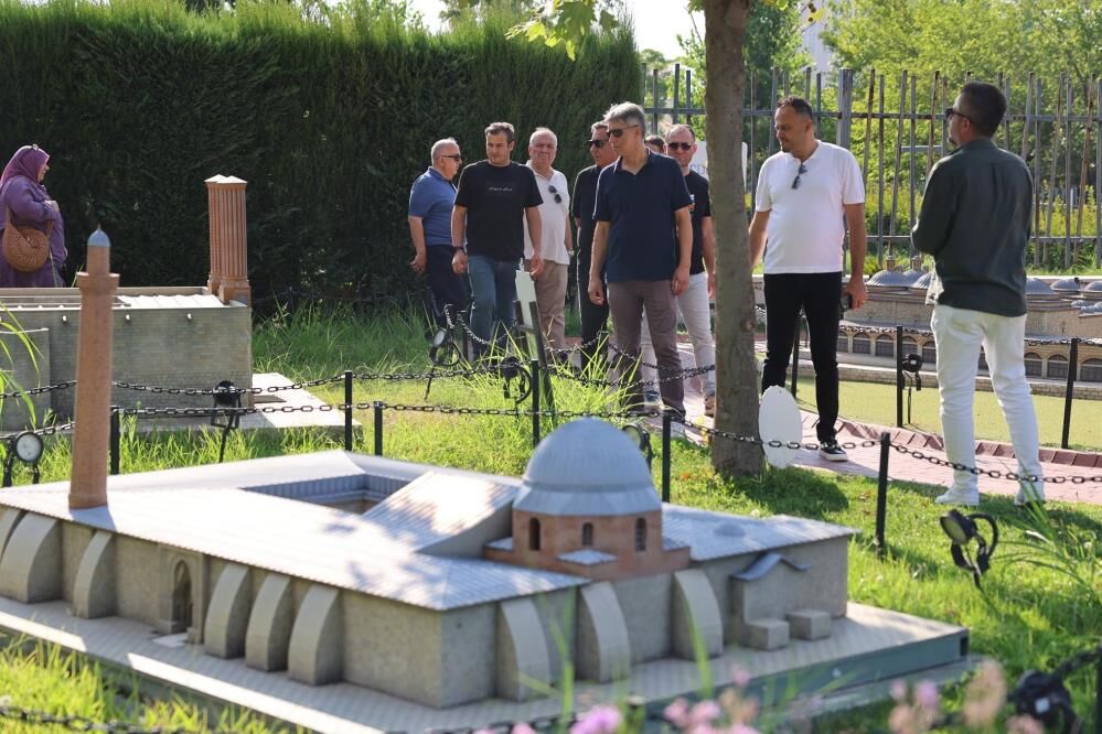 Öğretmenevi Müdürlerinden Şehzadelerpark’a tam not