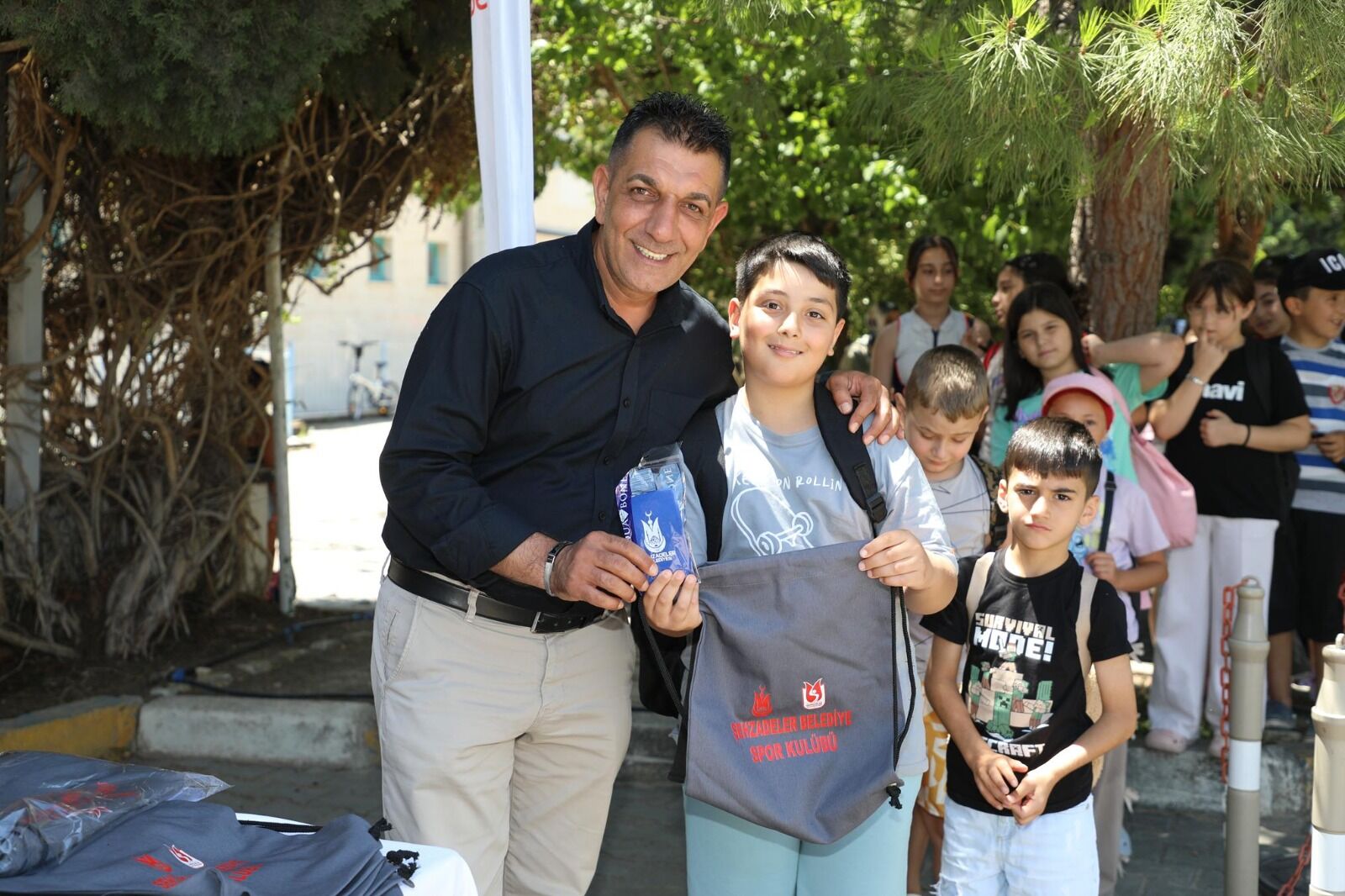 Şehzadeler Belediyesi Yaz Spor Okulları Yüzme Kursu İle Başladı