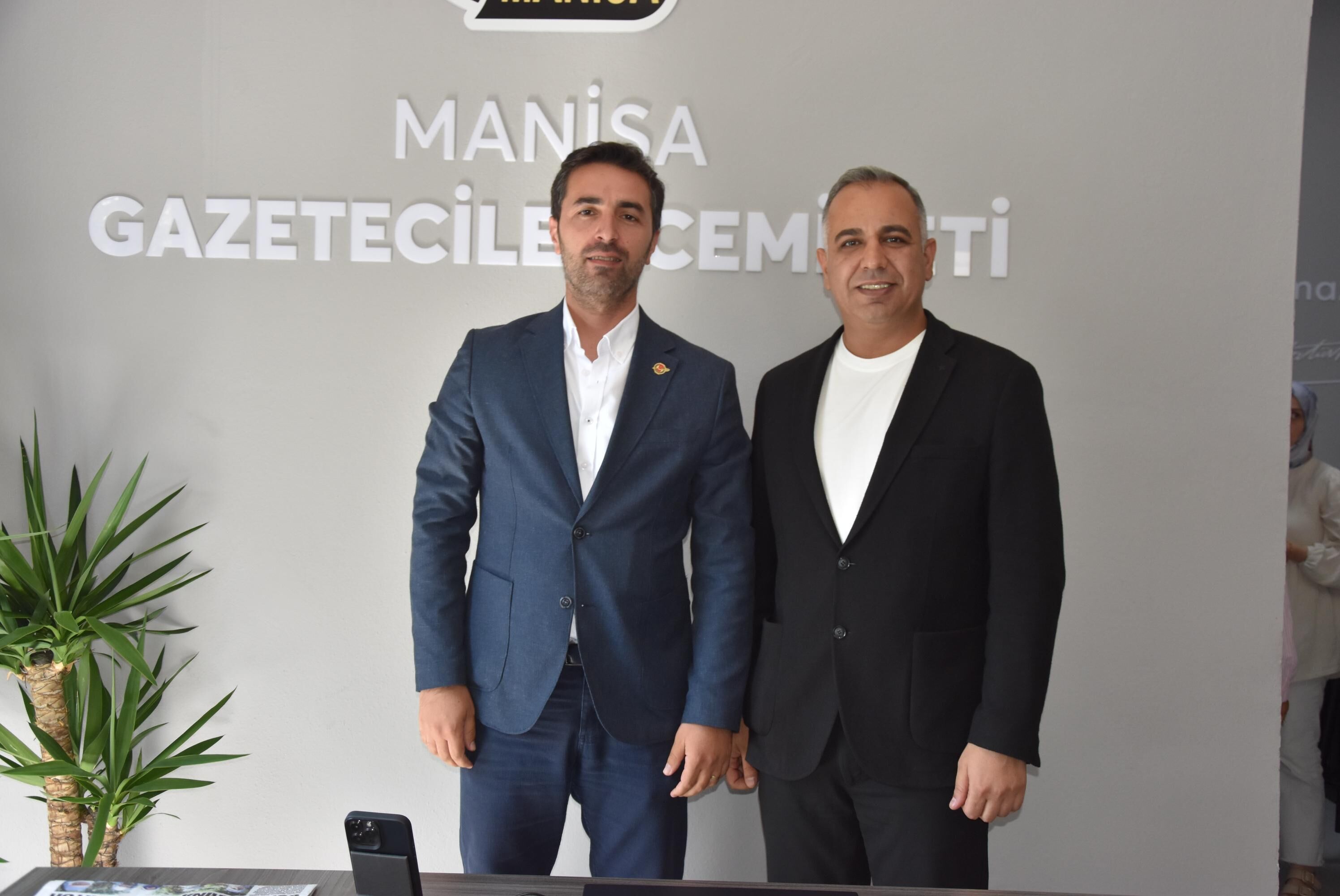 Başkan Ekinci, Manisa Gazeteciler Cemiyeti Başkanı Aydın'ı Ziyaret Etti (3)