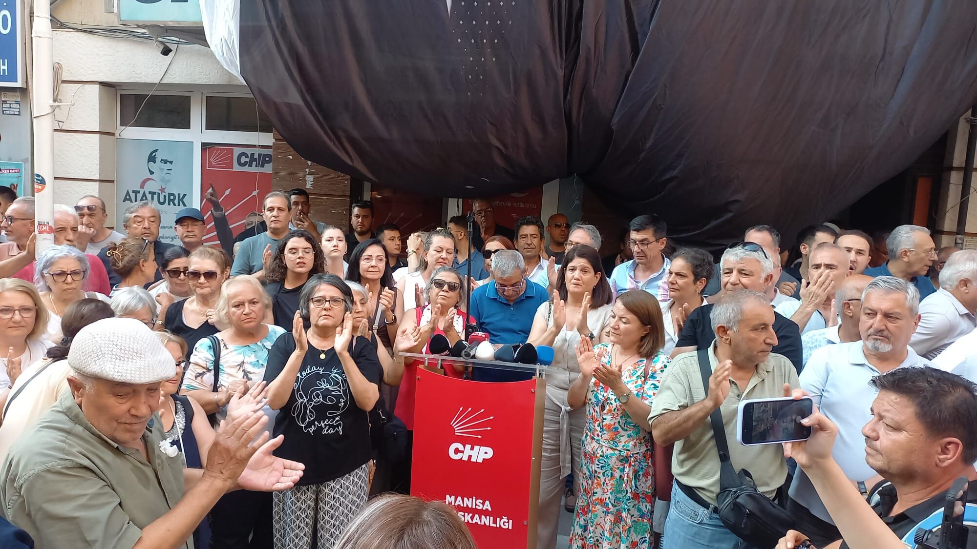 Chp'li Özalper Açıklama Yapıyor (3)