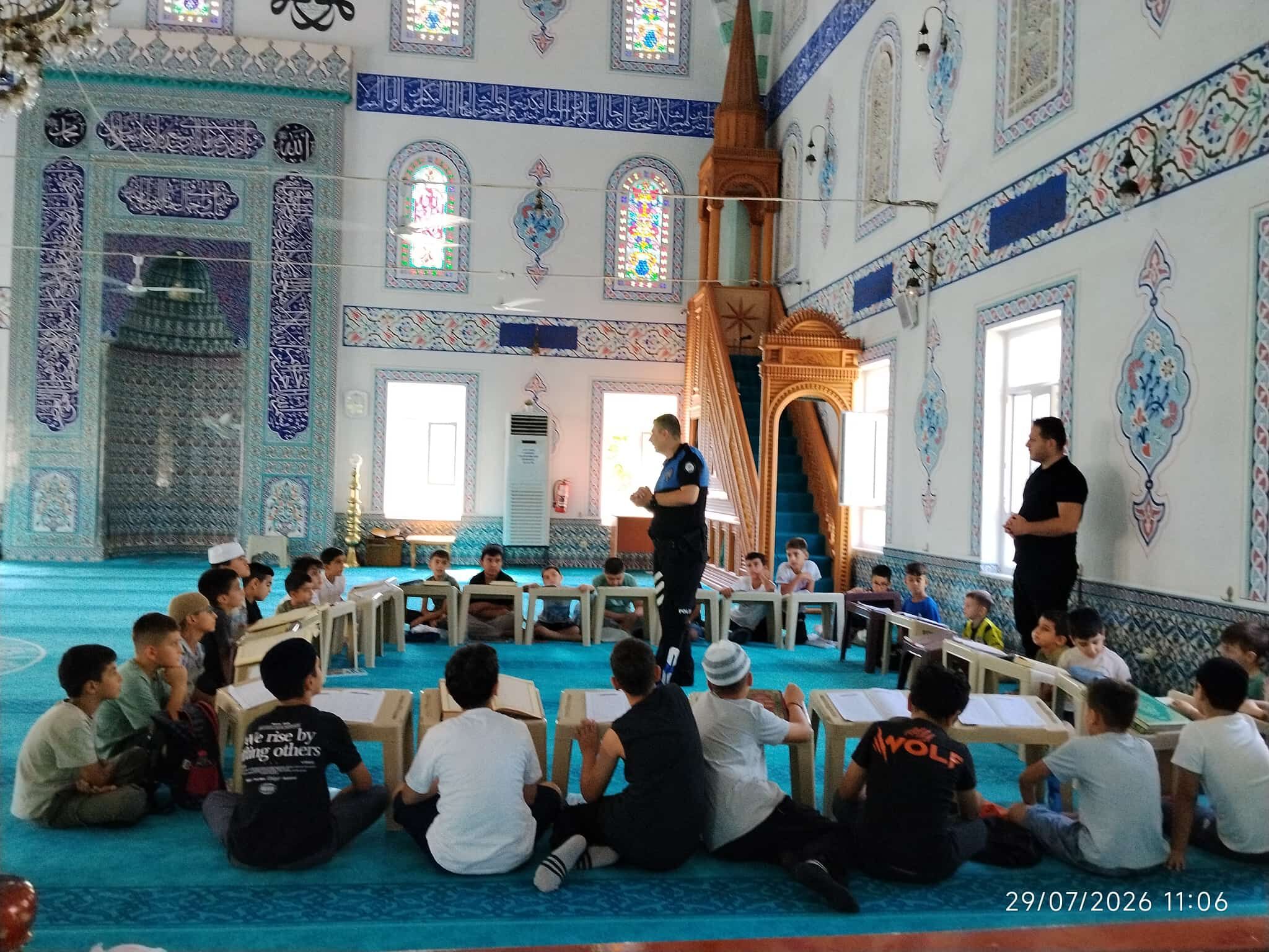 Emniyetten Minik Yüreklere Anlamlı Seminer Şehzadeler’de Çocuklar Bilinçlendirildi (5)
