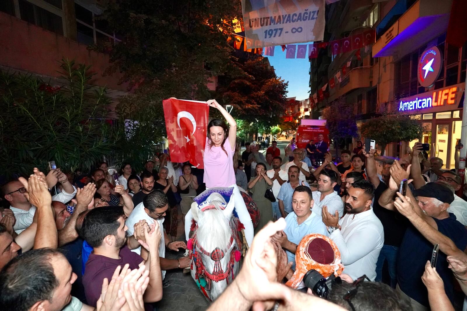 İlksen Özalper'e Gördes'ten Atlı Ve Zeybekli Destek (6)