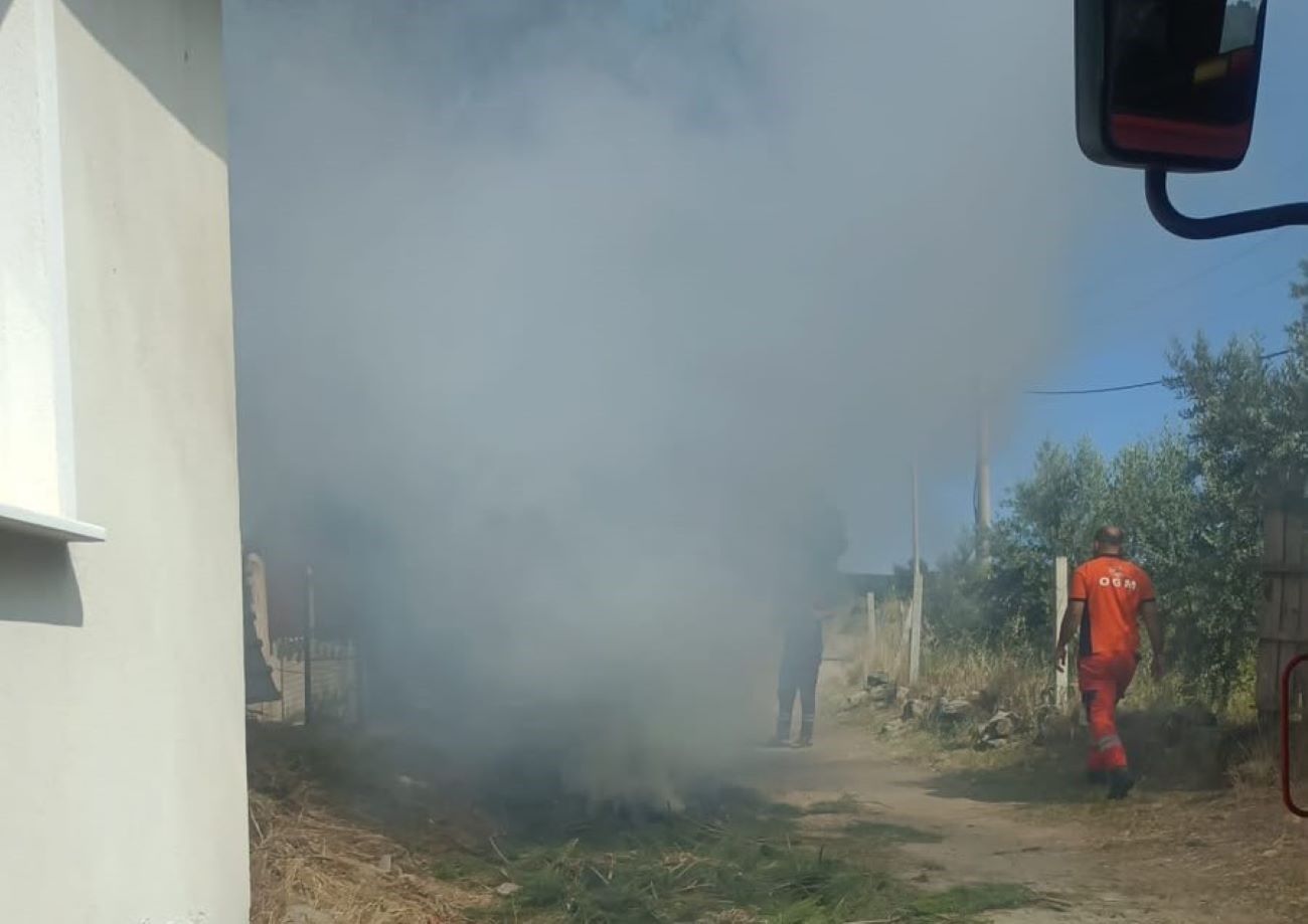 İtfaiye Ve Orman Ekiplerinin Zamanında Müdahalesiyle Yangın Büyümeden Söndürülürken, Anızı Yakan Kişi Hakkında Jandarma Tarafından Işlem Yapıldı (2)
