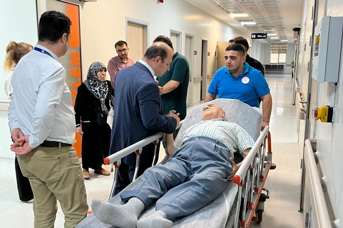 Manisa İl Sağlık Müdürü Zeren’den Kazada Yaralanan Vatandaşlara Ziyaret (4)