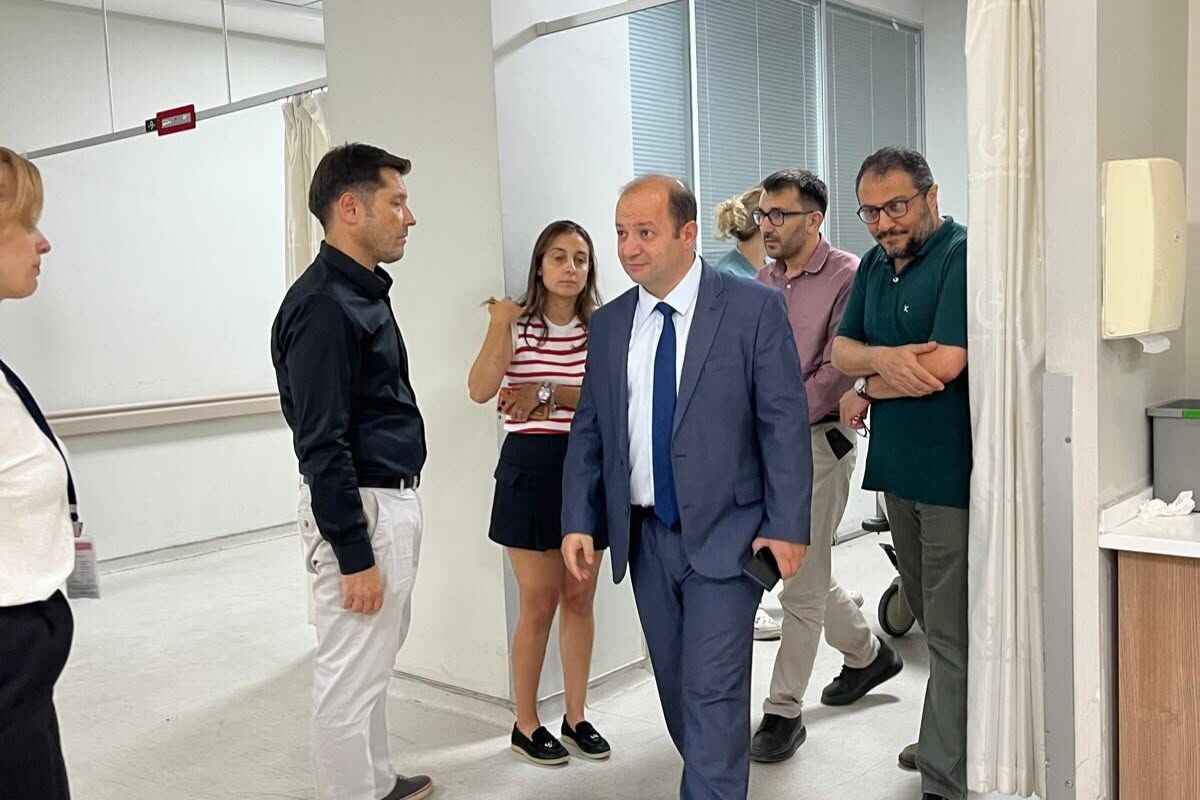 Manisa İl Sağlık Müdürü Zeren’den Kazada Yaralanan Vatandaşlara Ziyaret (6)